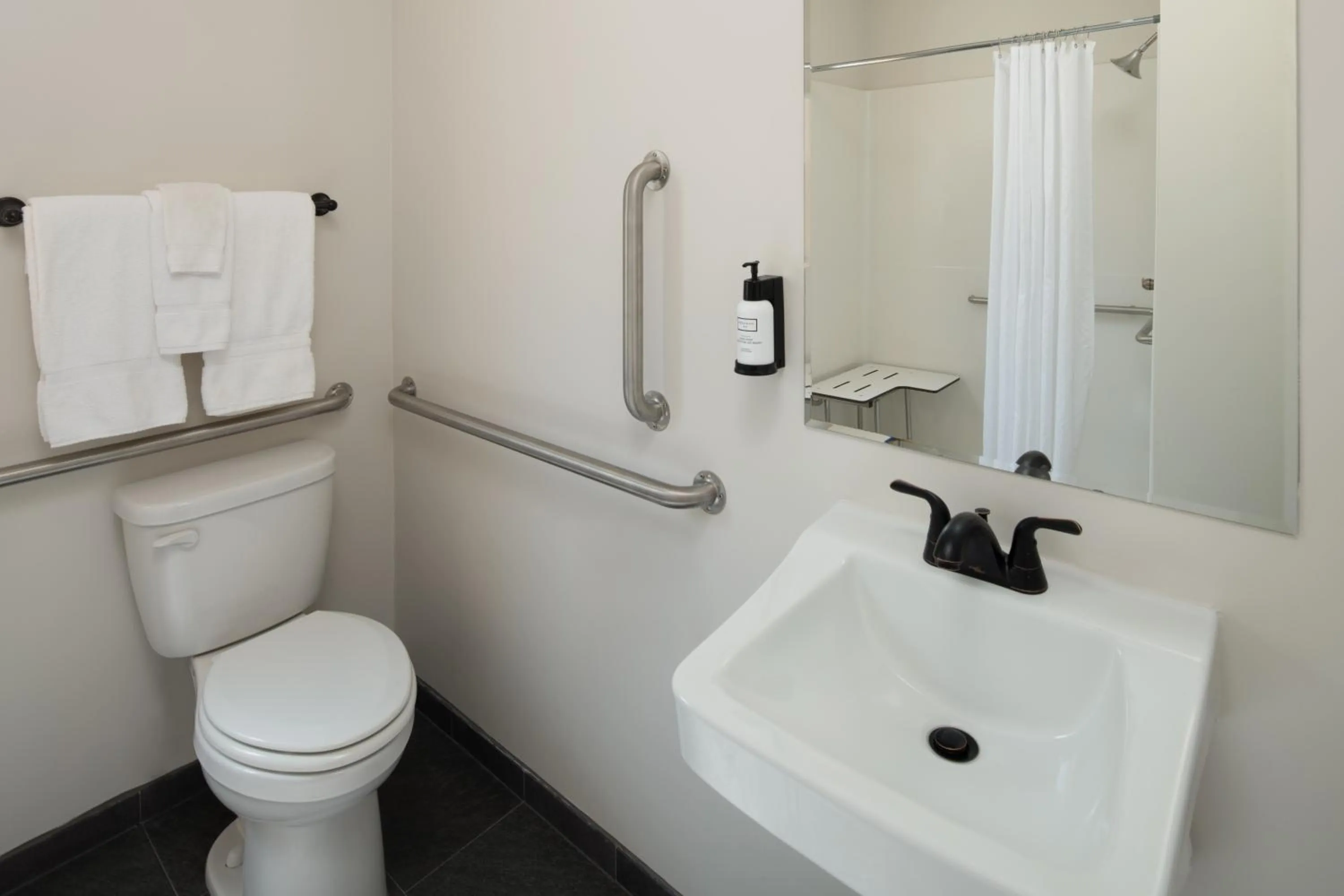 River Lodge and Cabins