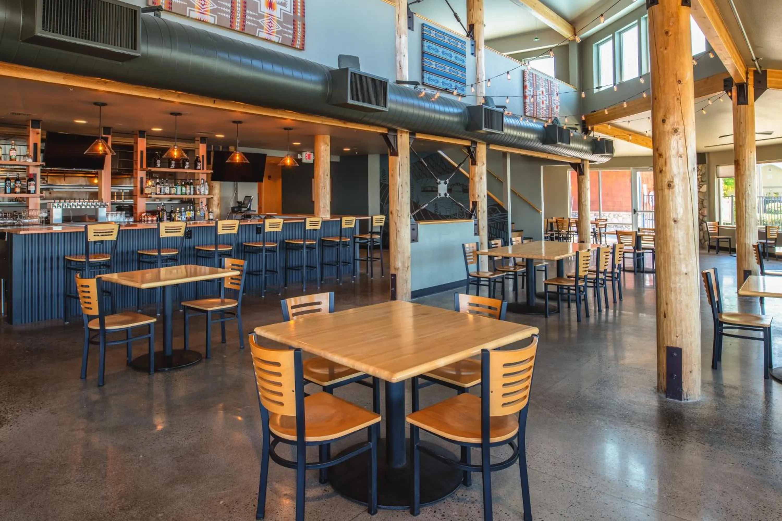 Restaurant/places to eat in River Lodge and Cabins