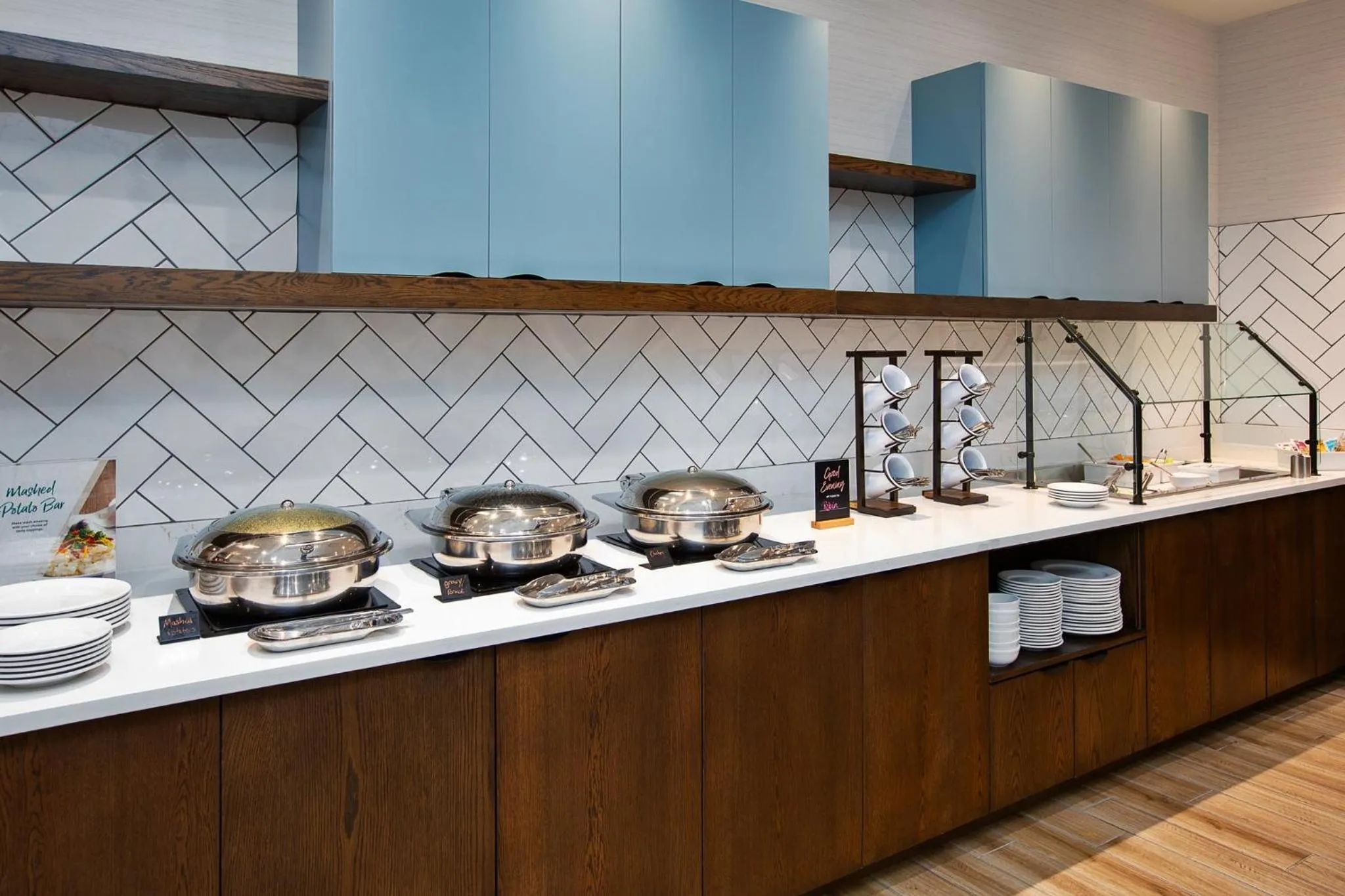 Restaurant/places to eat in Staybridge Suites Grand Rapids South by IHG