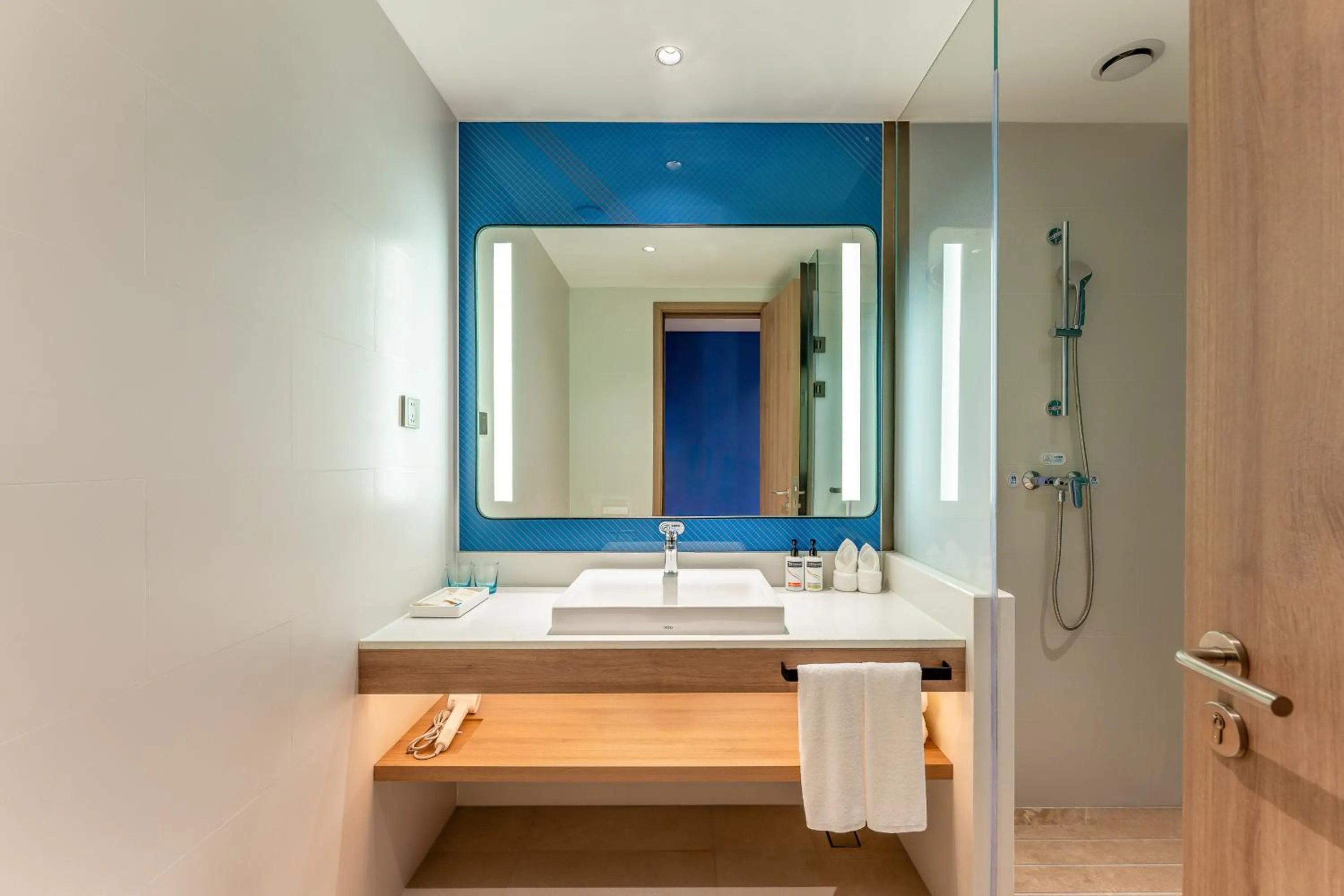 Toilet in Holiday Inn Express Shenzhen Guangming by IHG