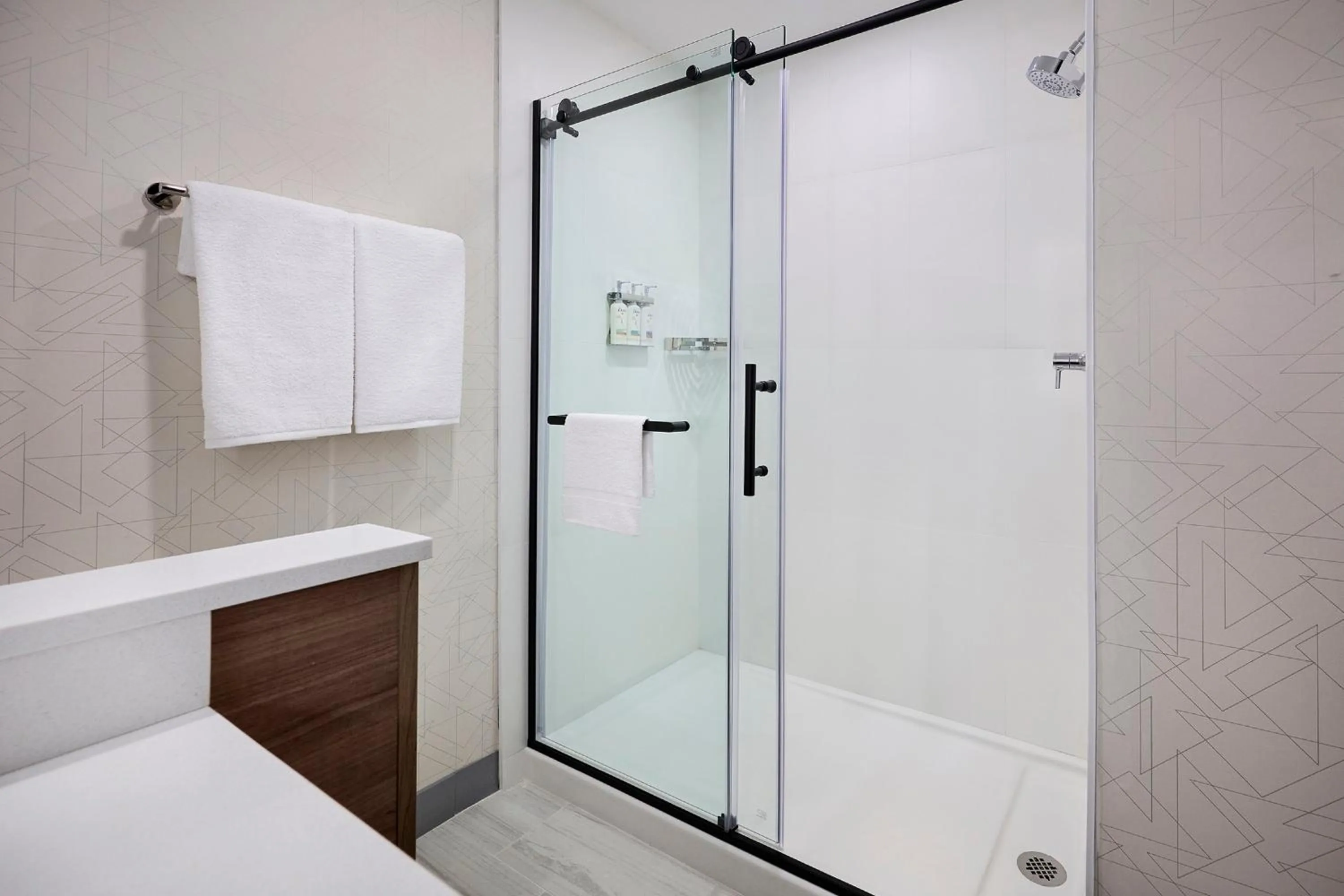 Bathroom in Holiday Inn Express Hamilton - Upper James by IHG