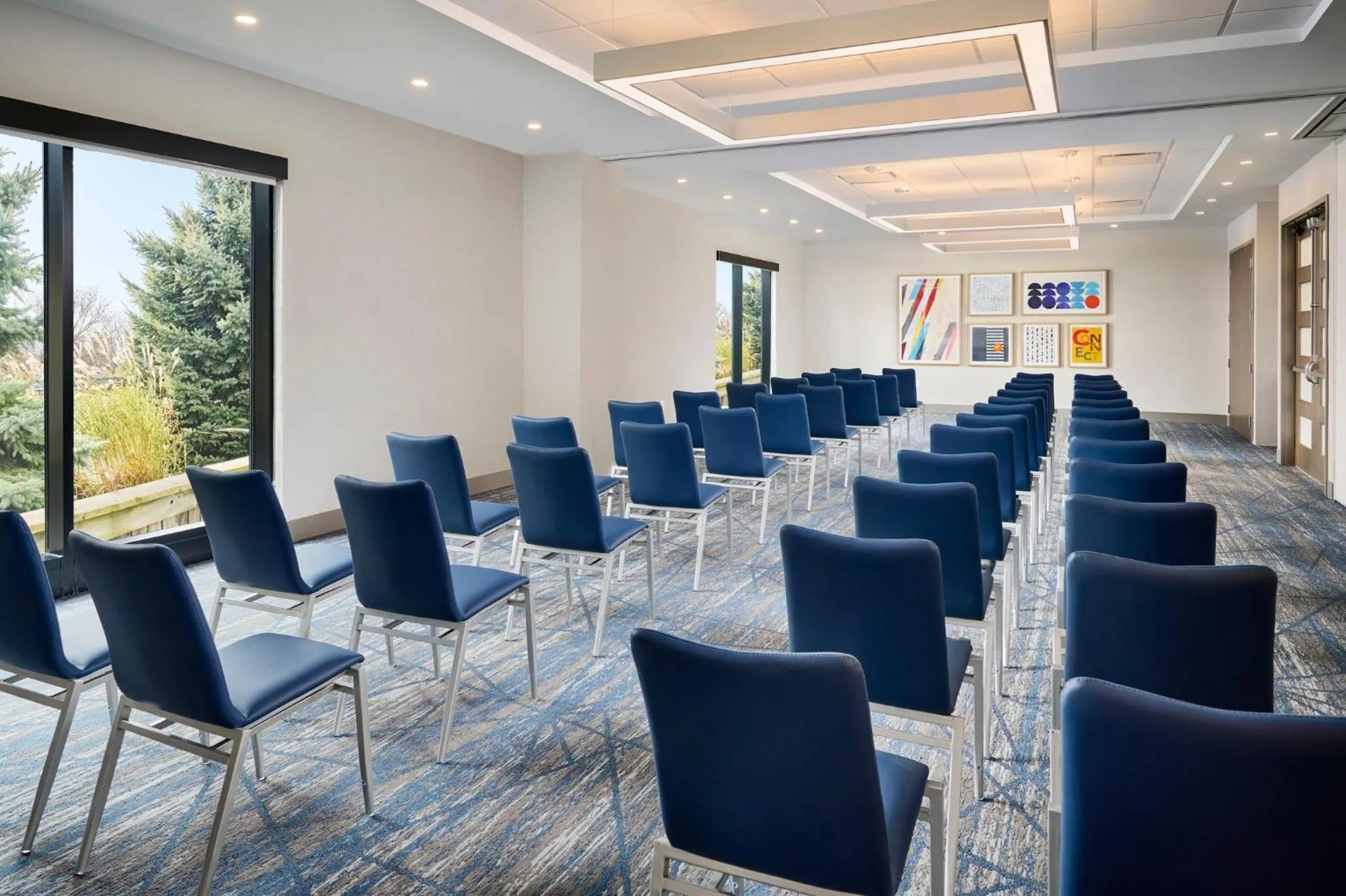 Meeting/conference room in Holiday Inn Express Hamilton - Upper James by IHG