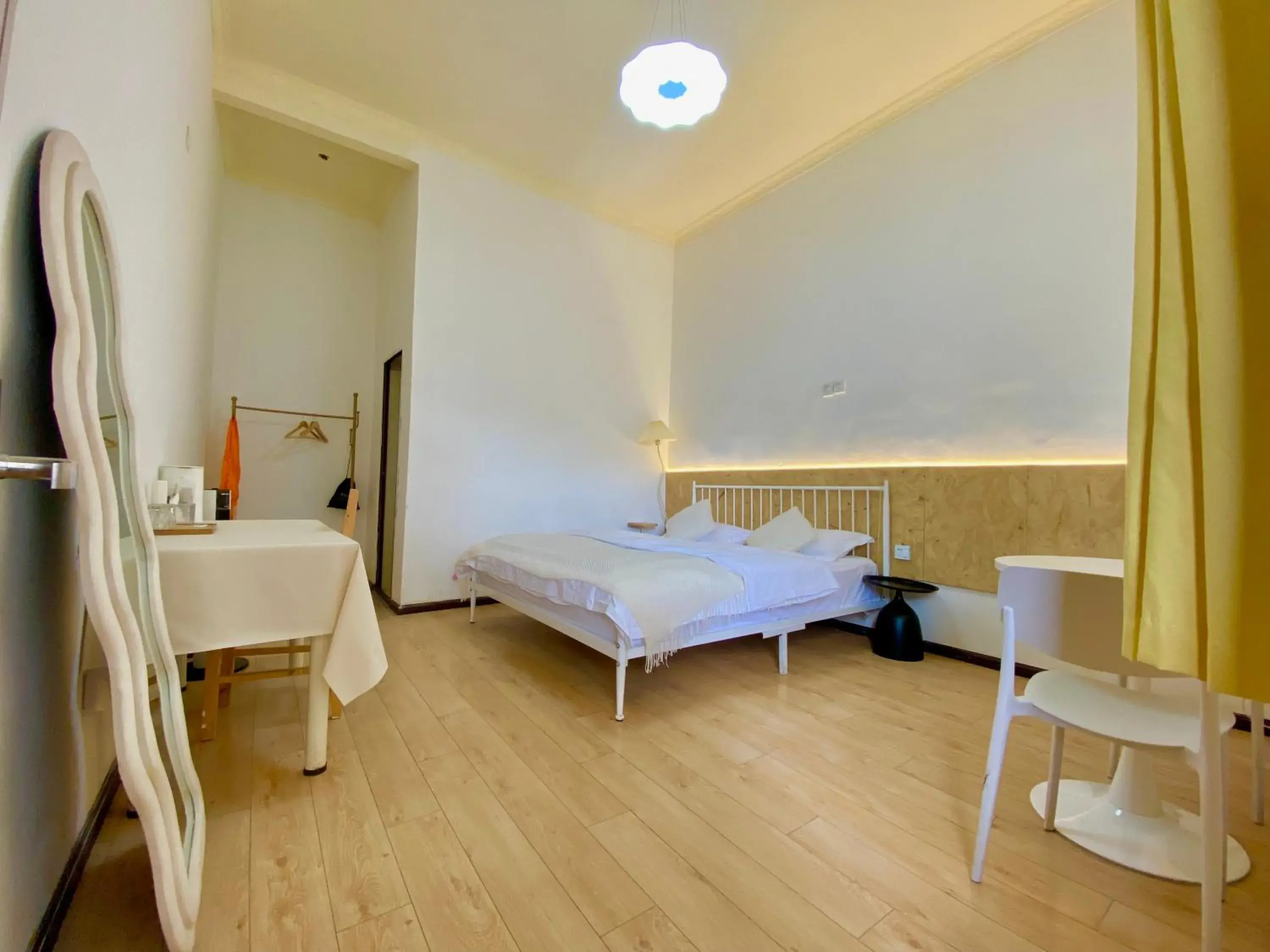 Economy Double Room in Shangri-La Chudengshuo Homestay楚登硕民宿 Economy Double Room in Shangri-La Chudengshuo Homestay楚登硕民宿