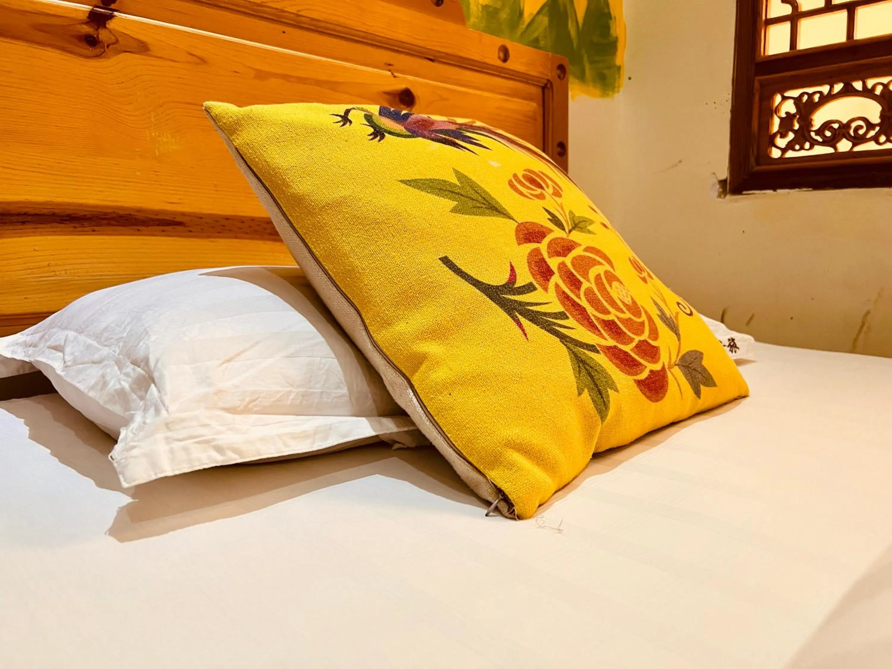 Photo of the whole room, Bed in Shangri-La Chudengshuo Homestay楚登硕民宿