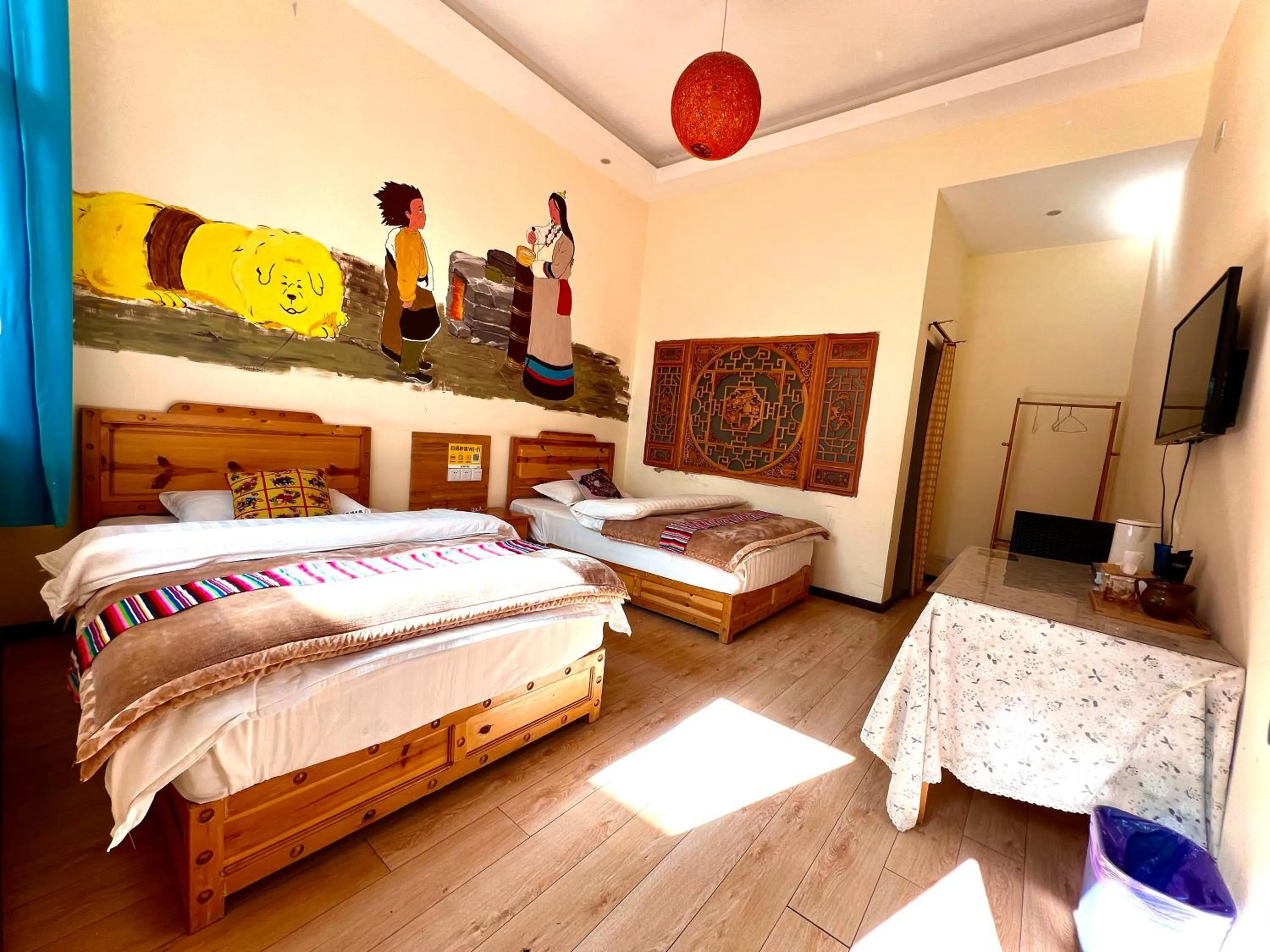 Communal lounge/ TV room, Bed in Shangri-La Chudengshuo Homestay楚登硕民宿