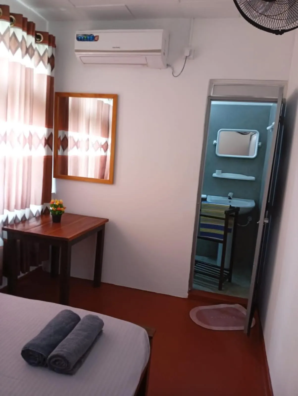 Bed in Ocean View Guest House
