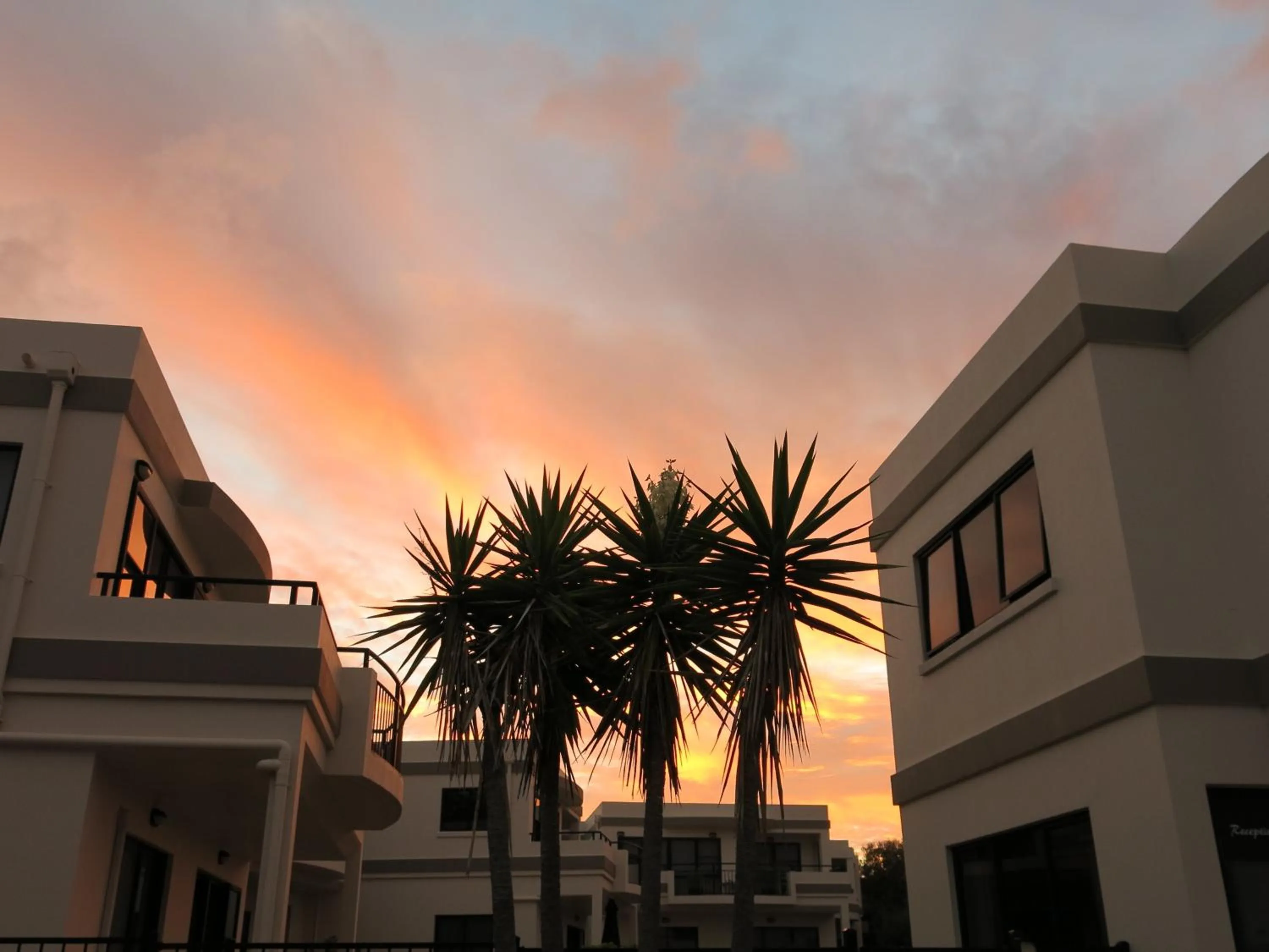 Facade/entrance in Ocean Breeze Resort Pauanui