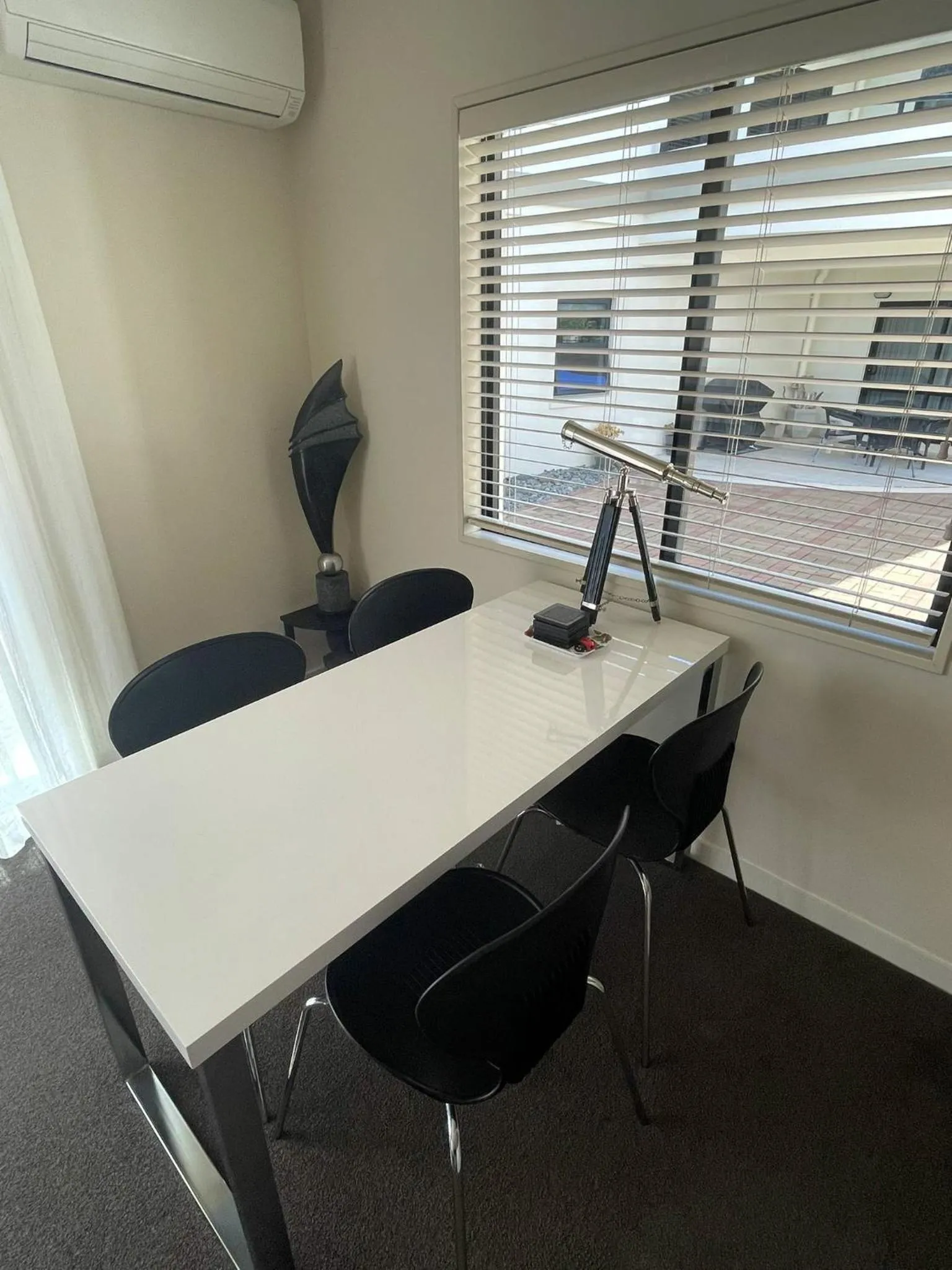 Dining area in Ocean Breeze Resort Pauanui