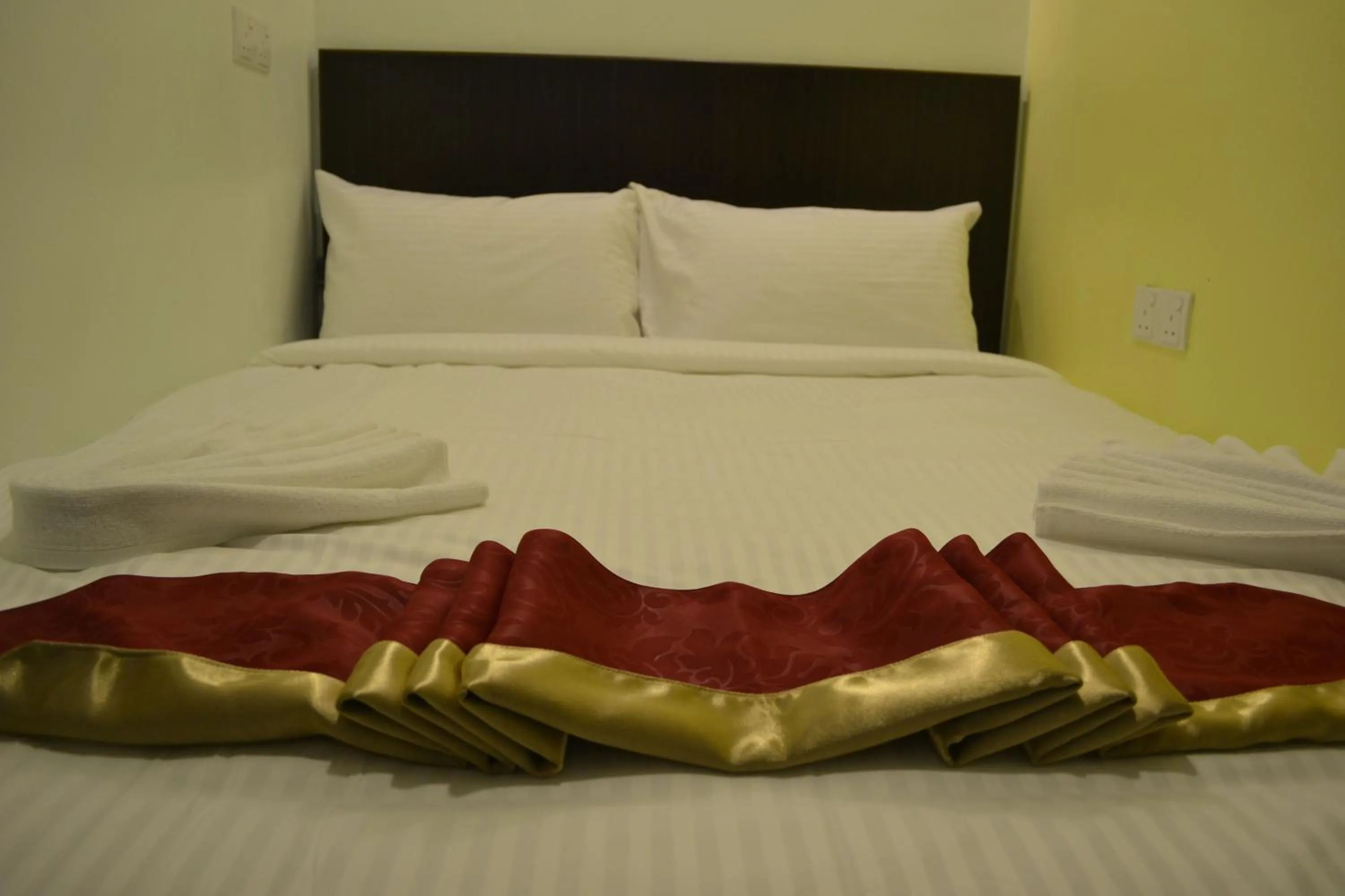 Bed in DR Hotel Penang