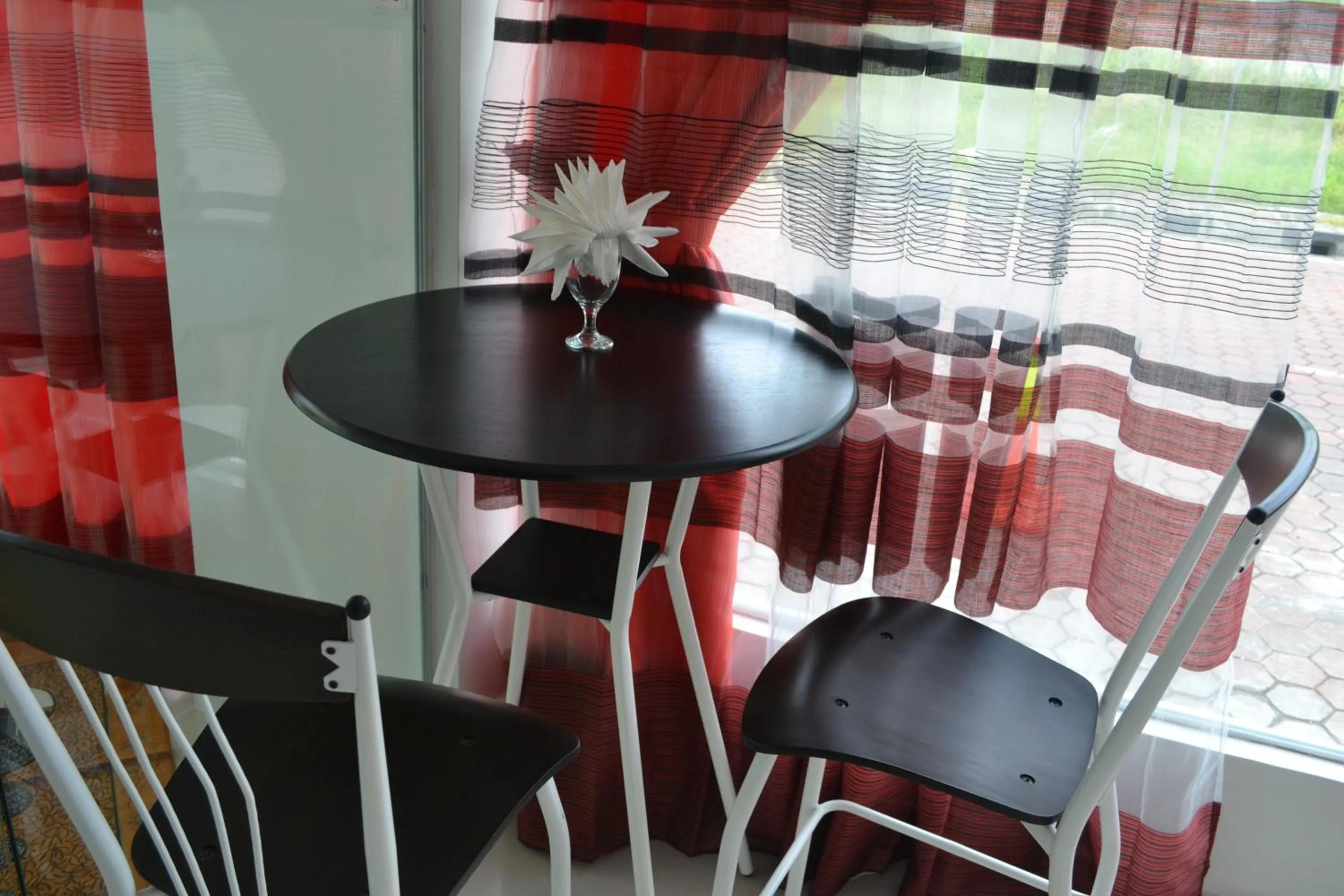 Communal lounge/ TV room in DR Hotel Penang