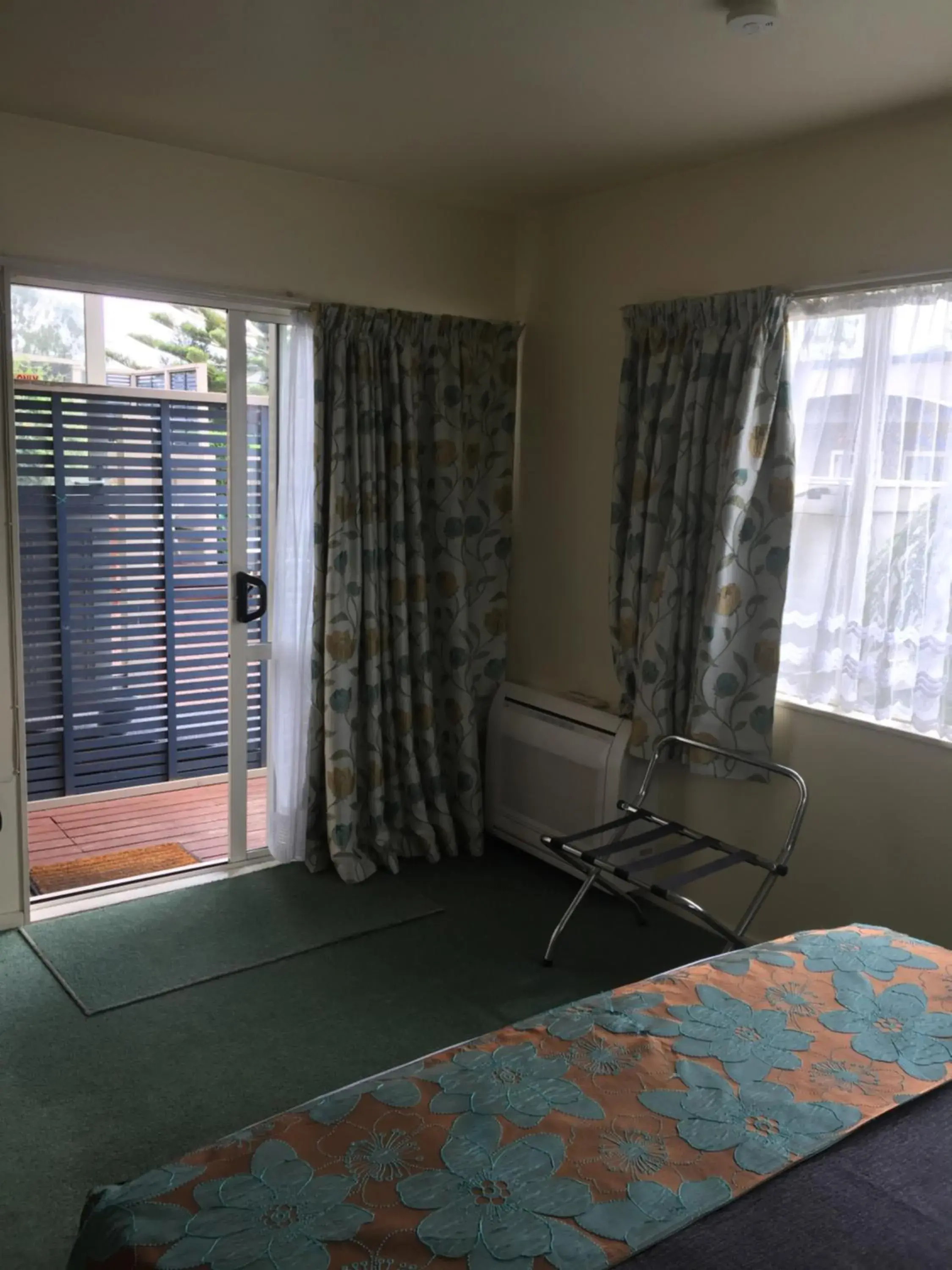 Queen Studio in Bentons Motel Queen Studio in Bentons Motel