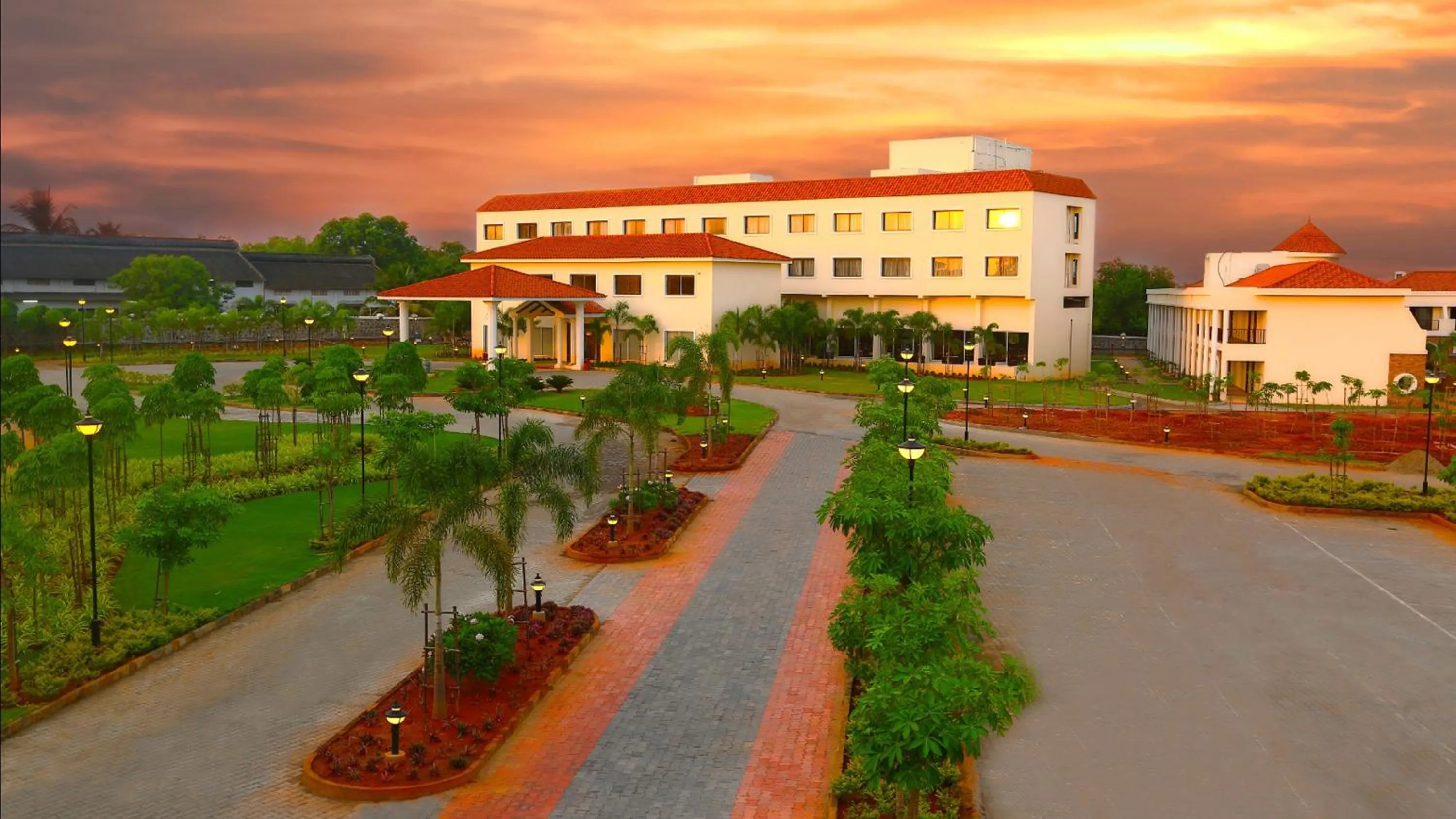Garden in Grand Serenaa Hotel & Resorts, Auroville