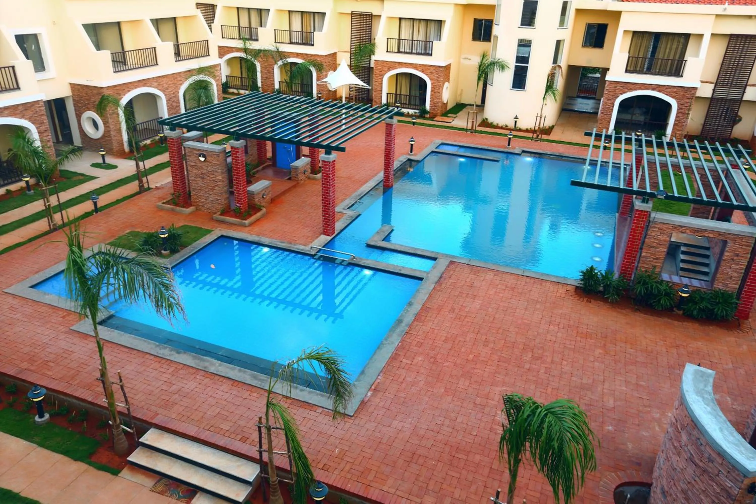 Swimming pool in Grand Serenaa Hotel & Resorts, Auroville