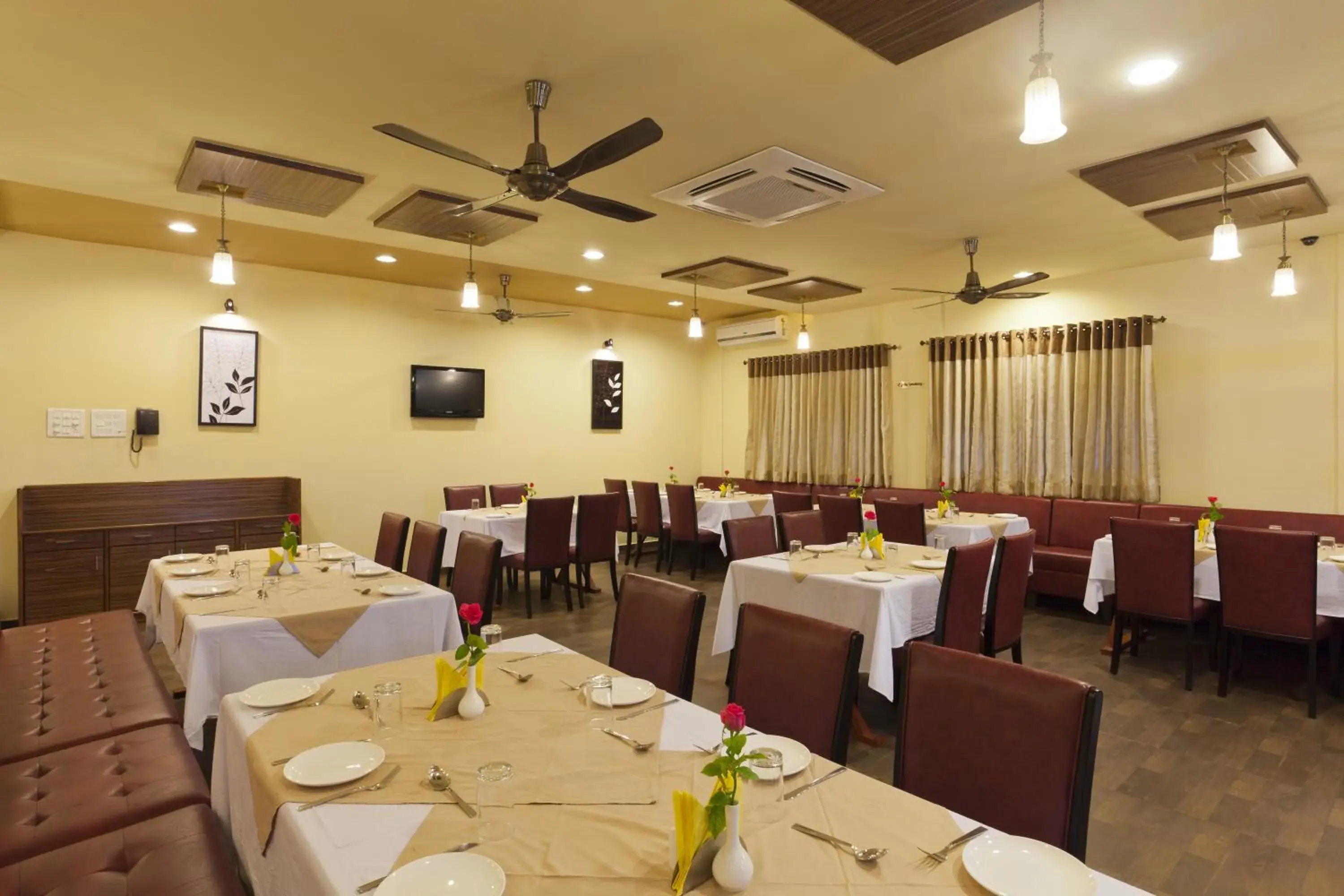 Restaurant/places to eat in Hotel Atria, Kolhapur Restaurant/places to eat in Hotel Atria, Kolhapur