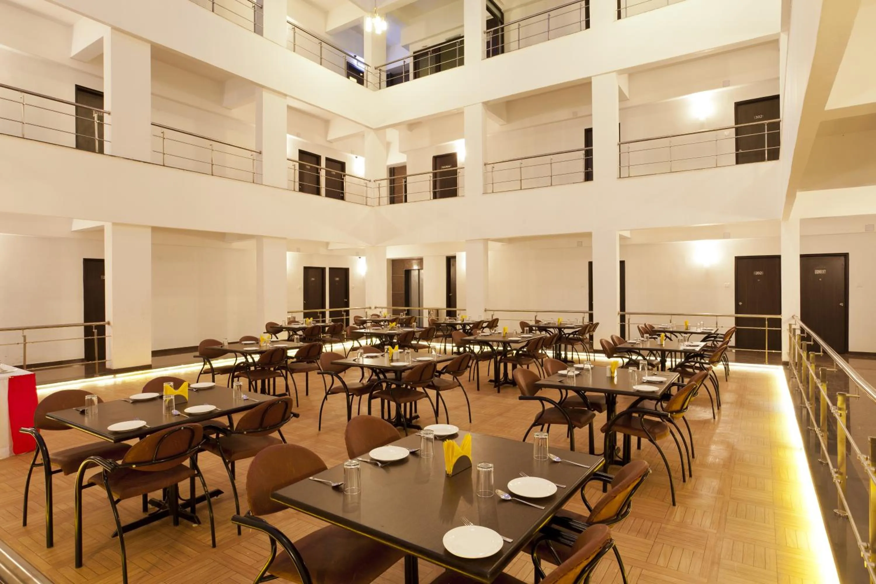 Restaurant/places to eat in Hotel Atria, Kolhapur