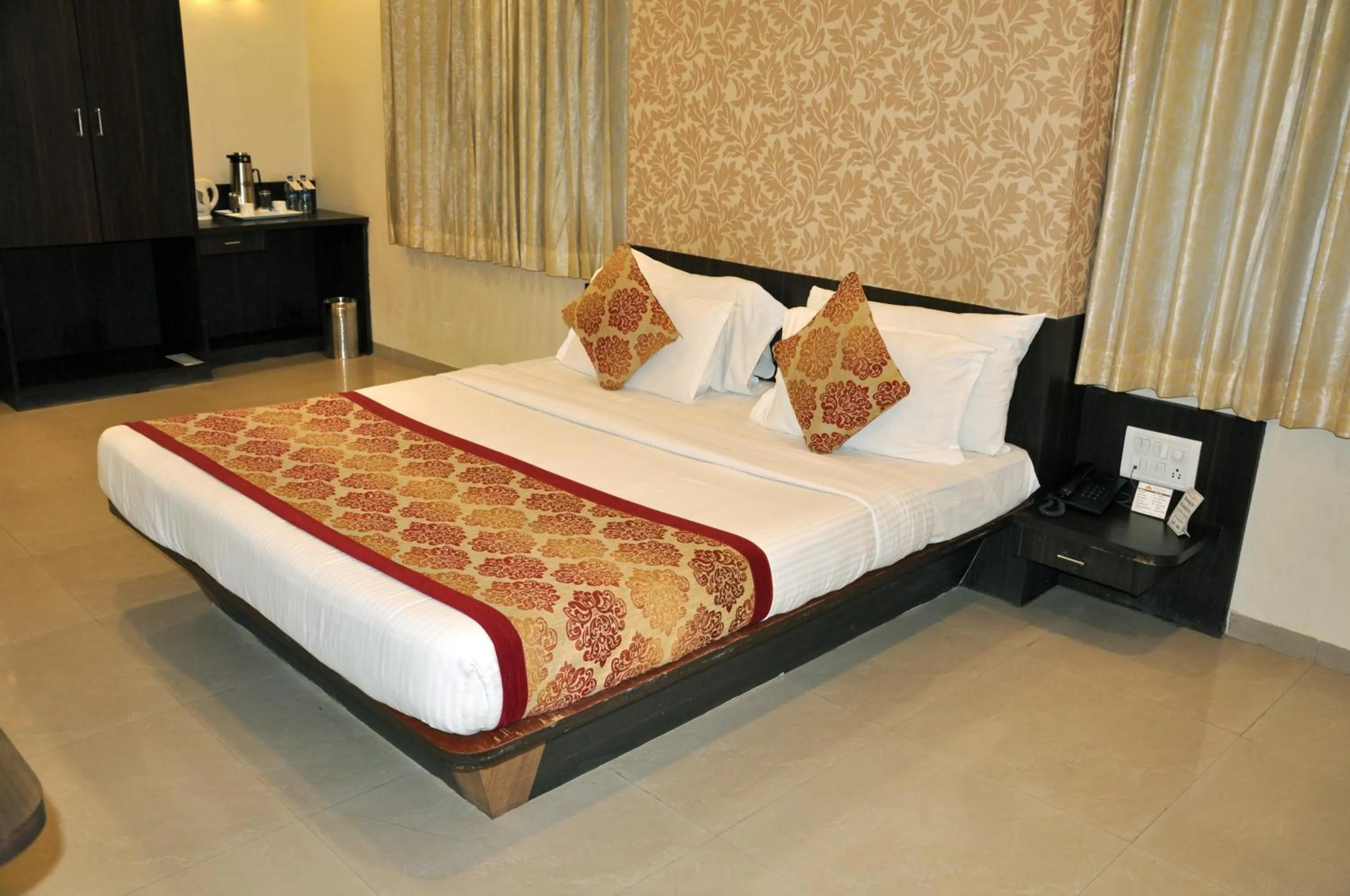 Bed in Hotel Atria, Kolhapur