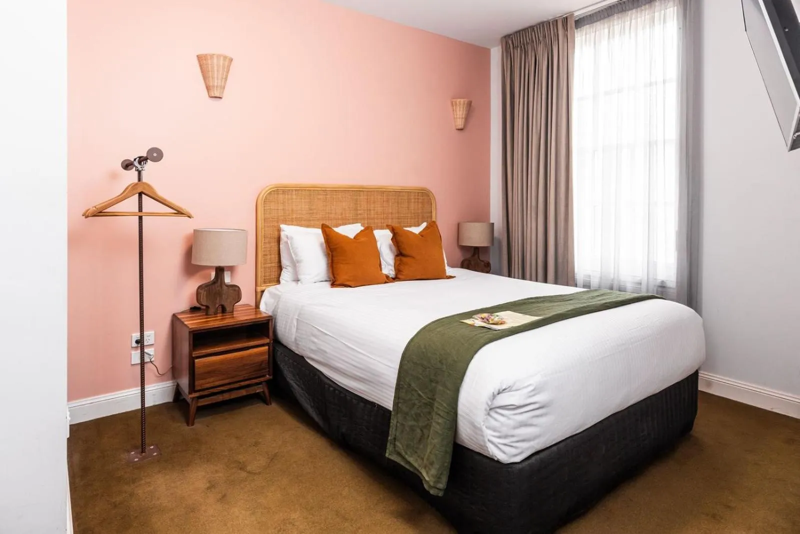 Bedroom, Bed in The Lucky Hotel