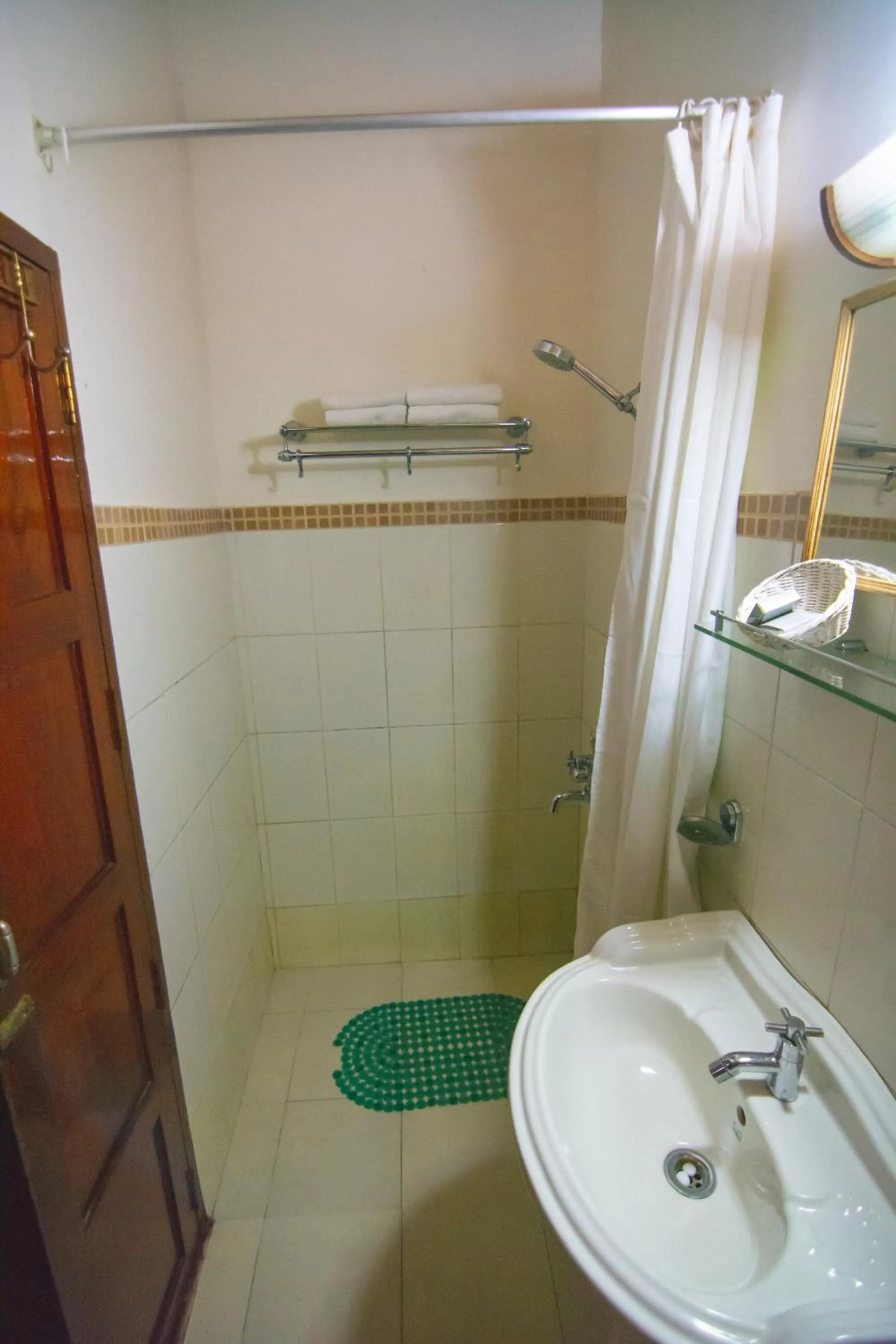 Bathroom in Marvel Cruise