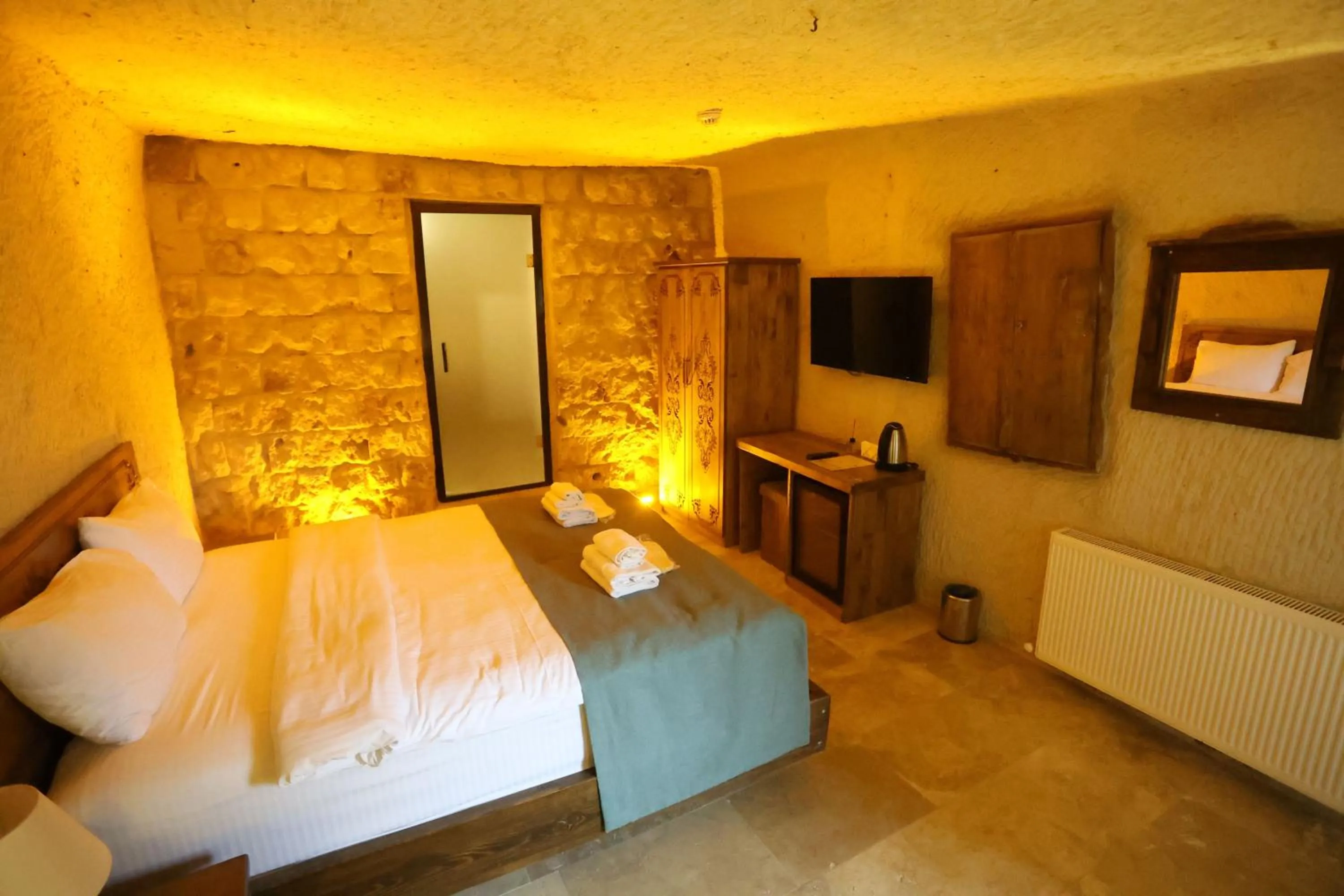 Bed in Kayaharman cave otel