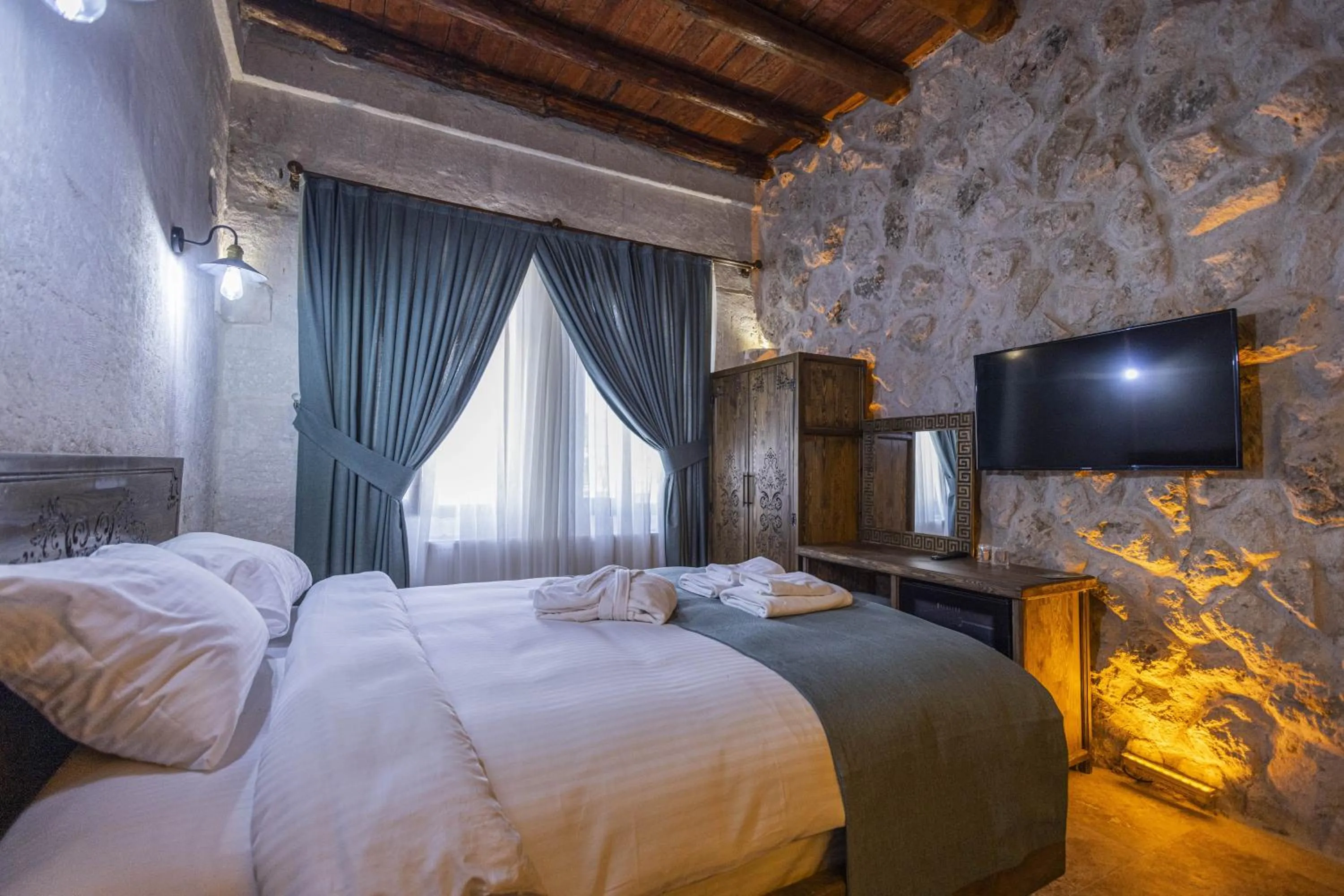 Bed in Kayaharman cave otel