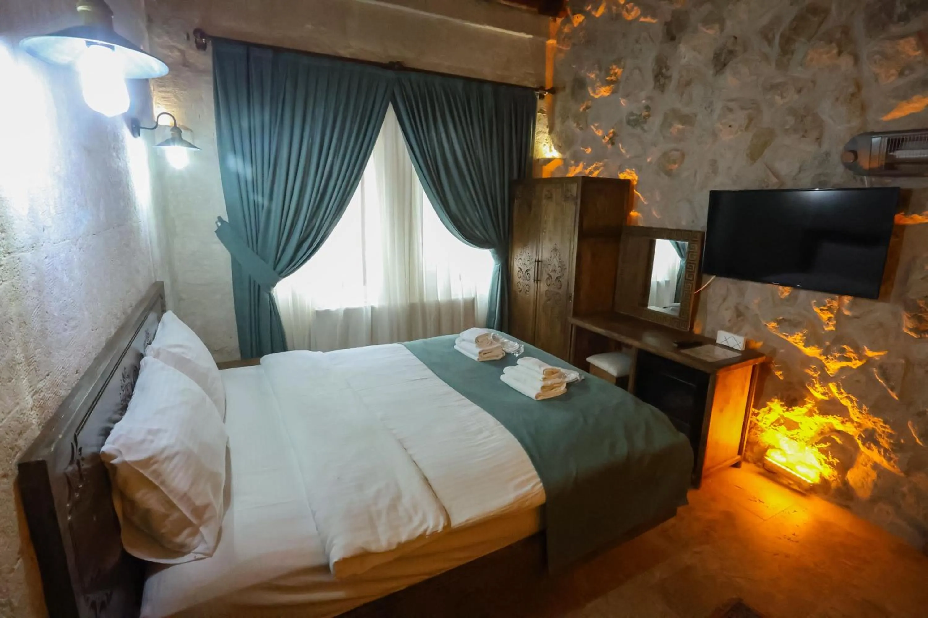 Bed in Kayaharman cave otel