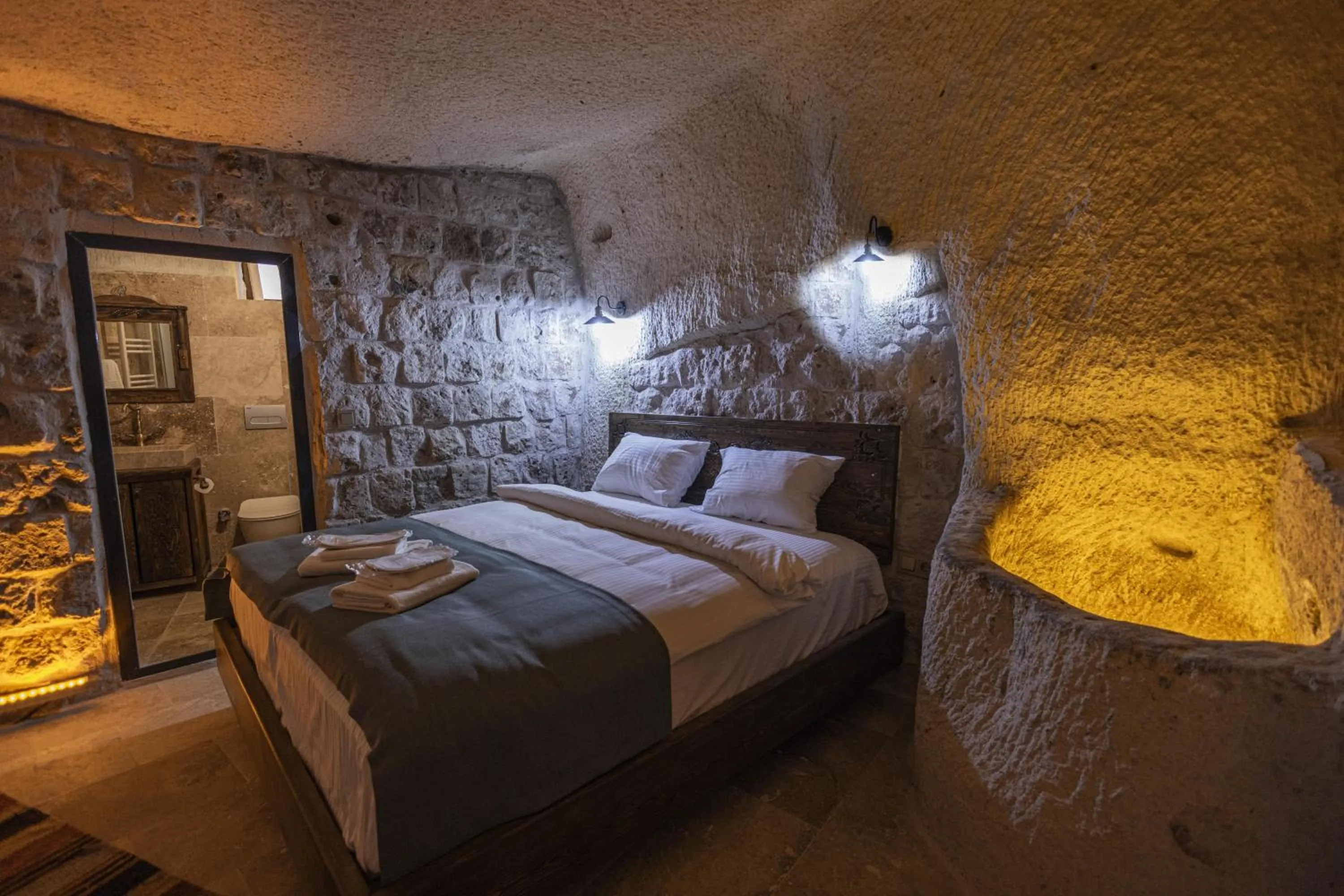 Bed in Kayaharman cave otel