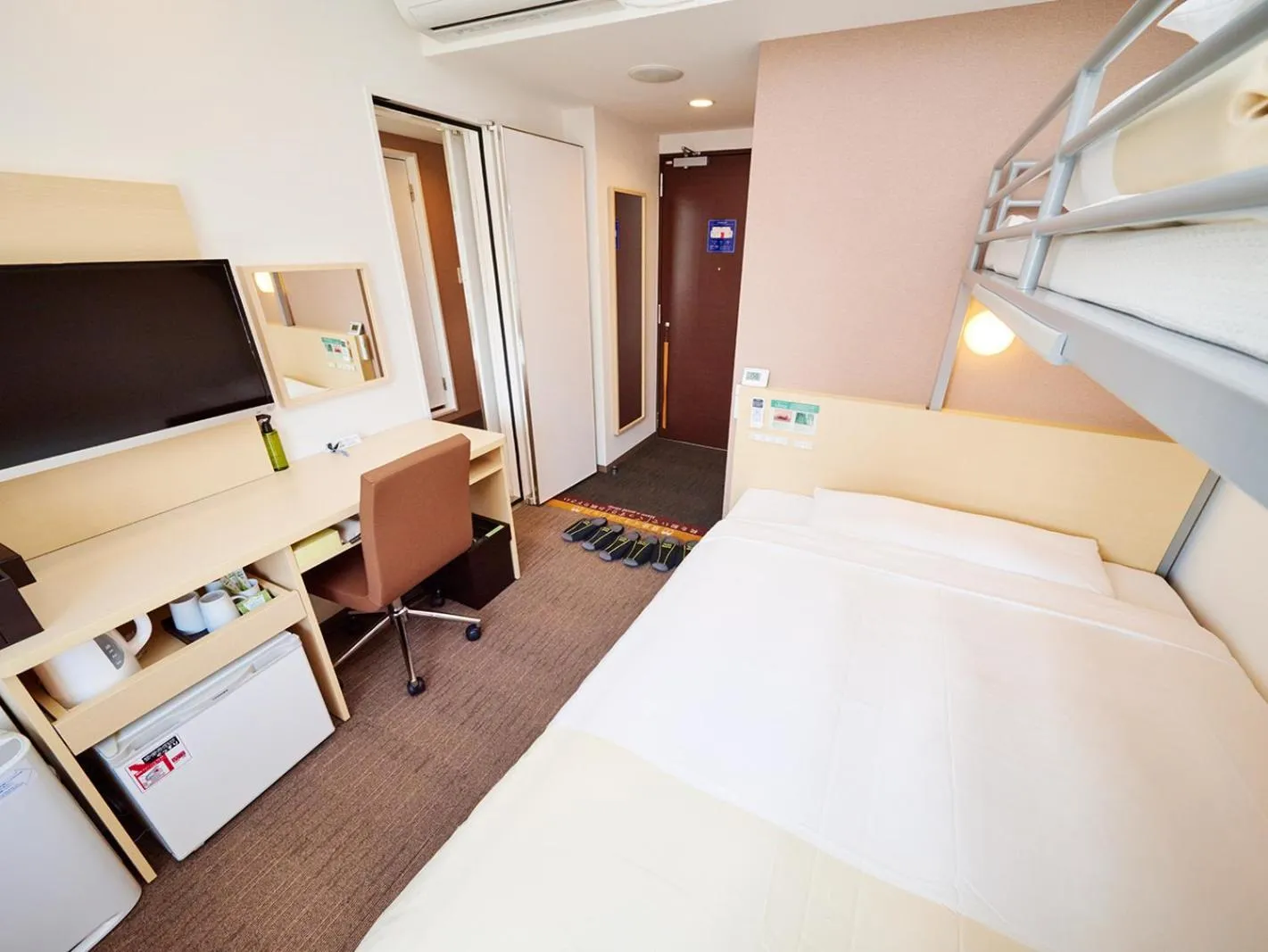 Bed in Super Hotel Akihabara Suehirocho