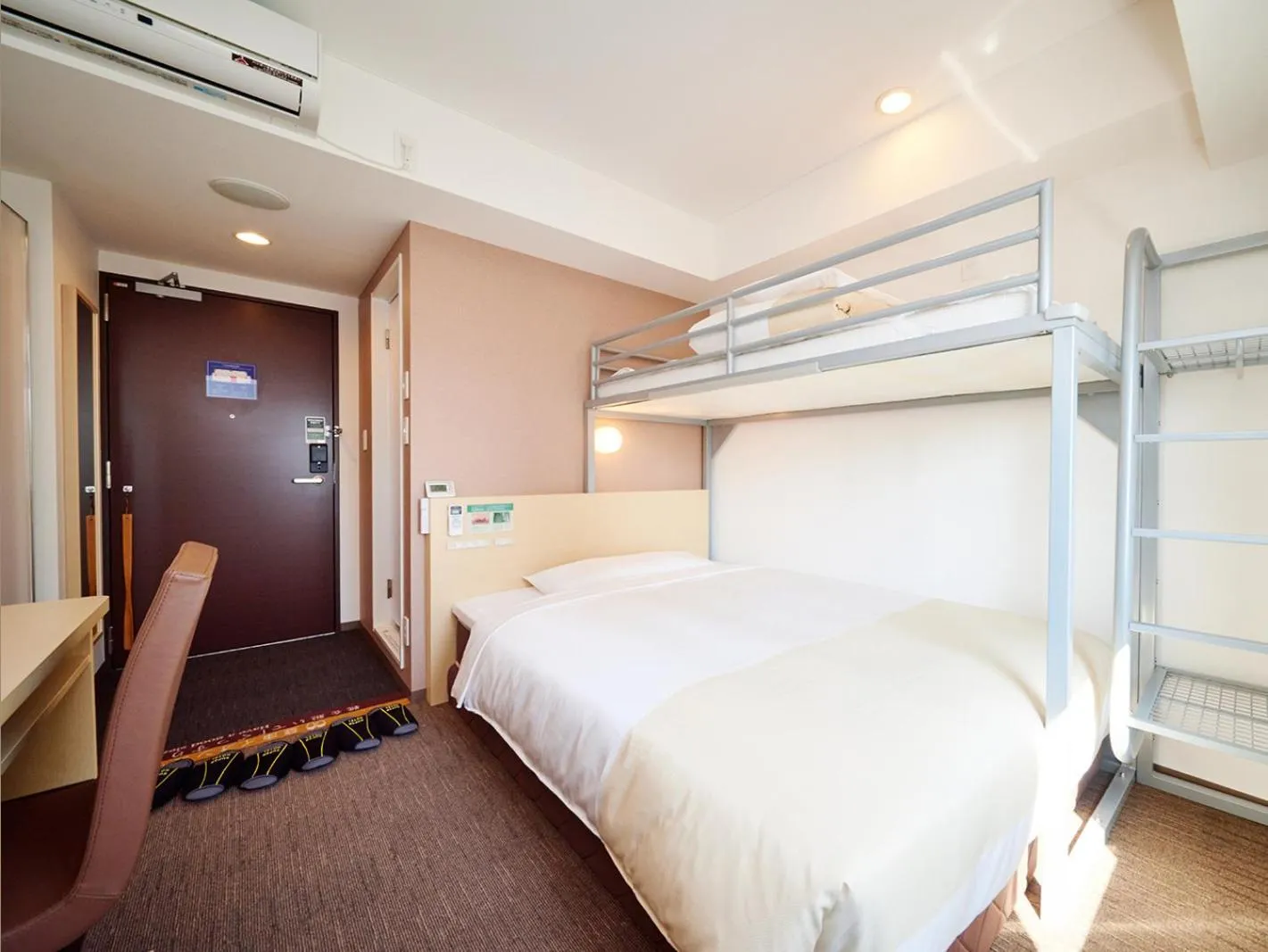 Bed in Super Hotel Akihabara Suehirocho