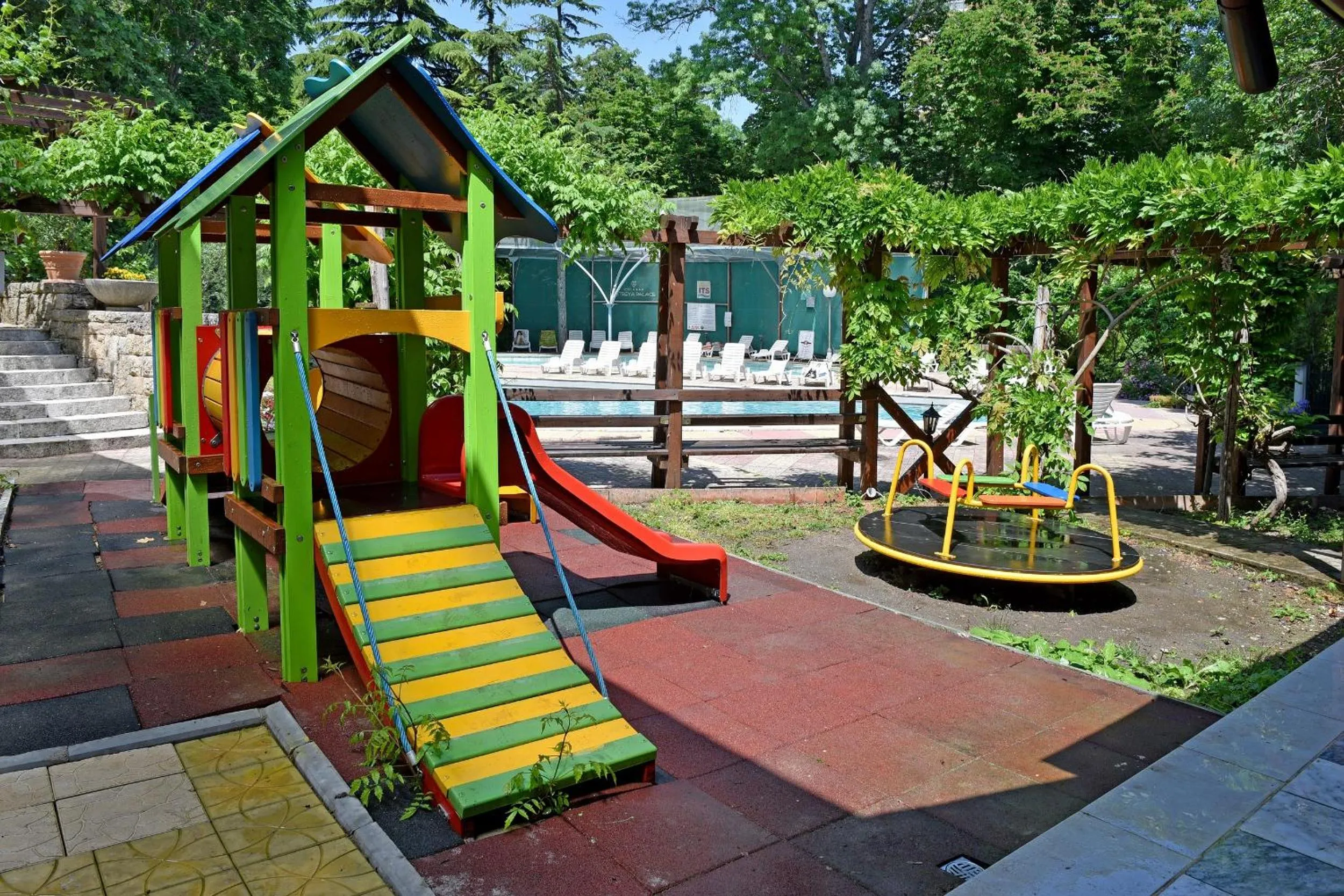 children in Estreya Residence Hotel and SPA