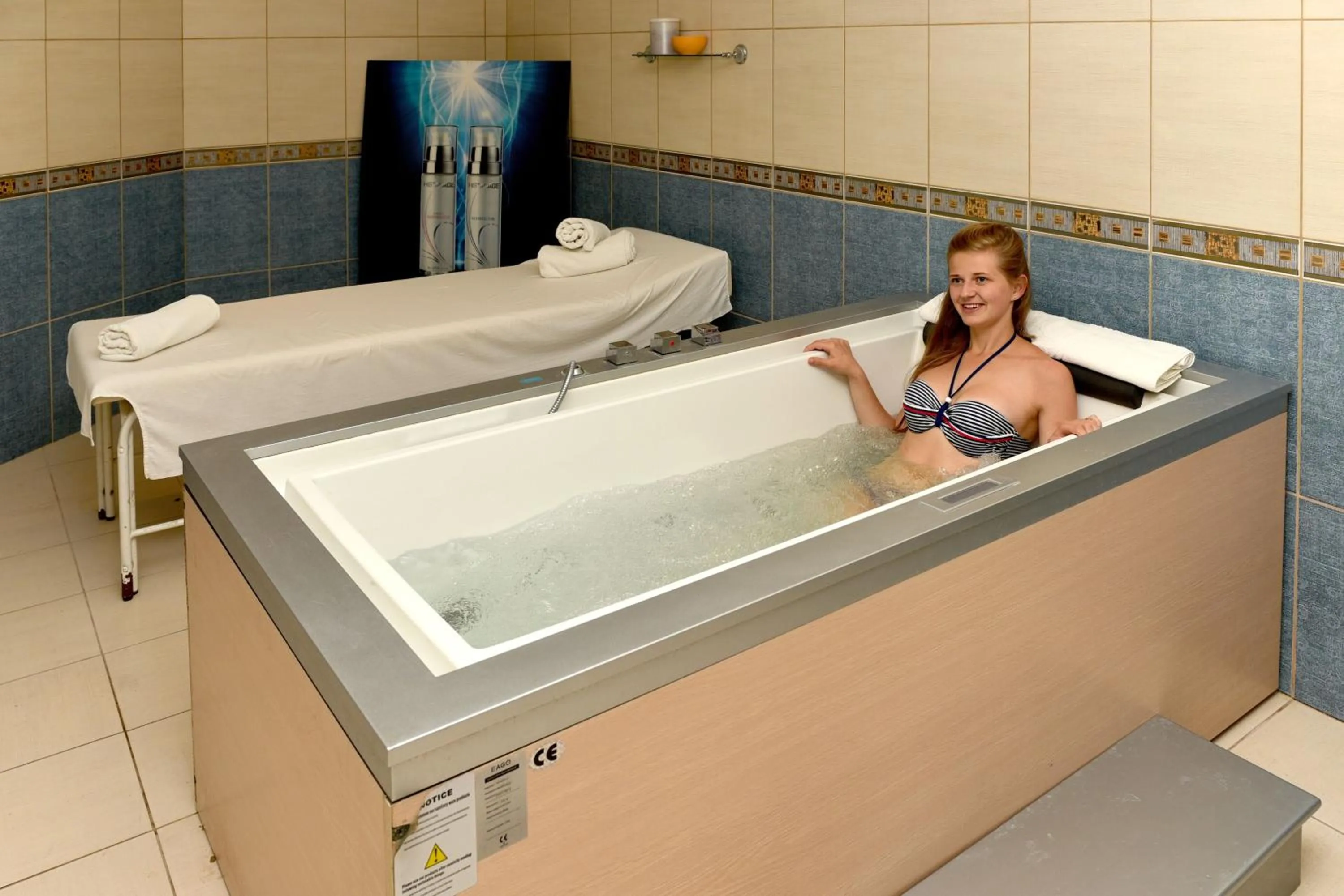 Hot Tub in Estreya Residence Hotel and SPA