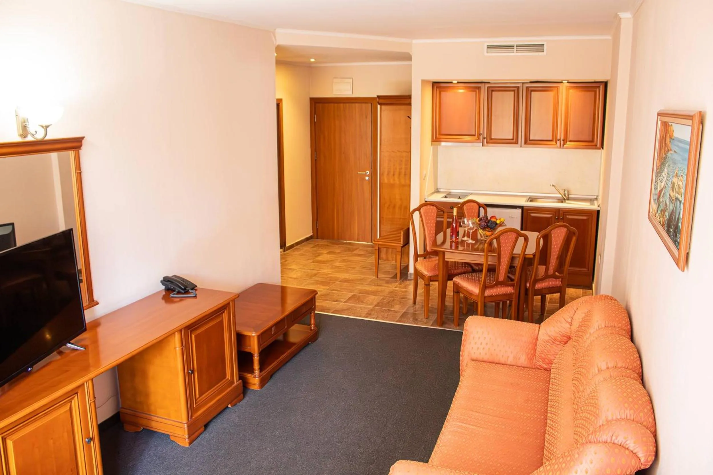 Living room in Estreya Residence Hotel and SPA