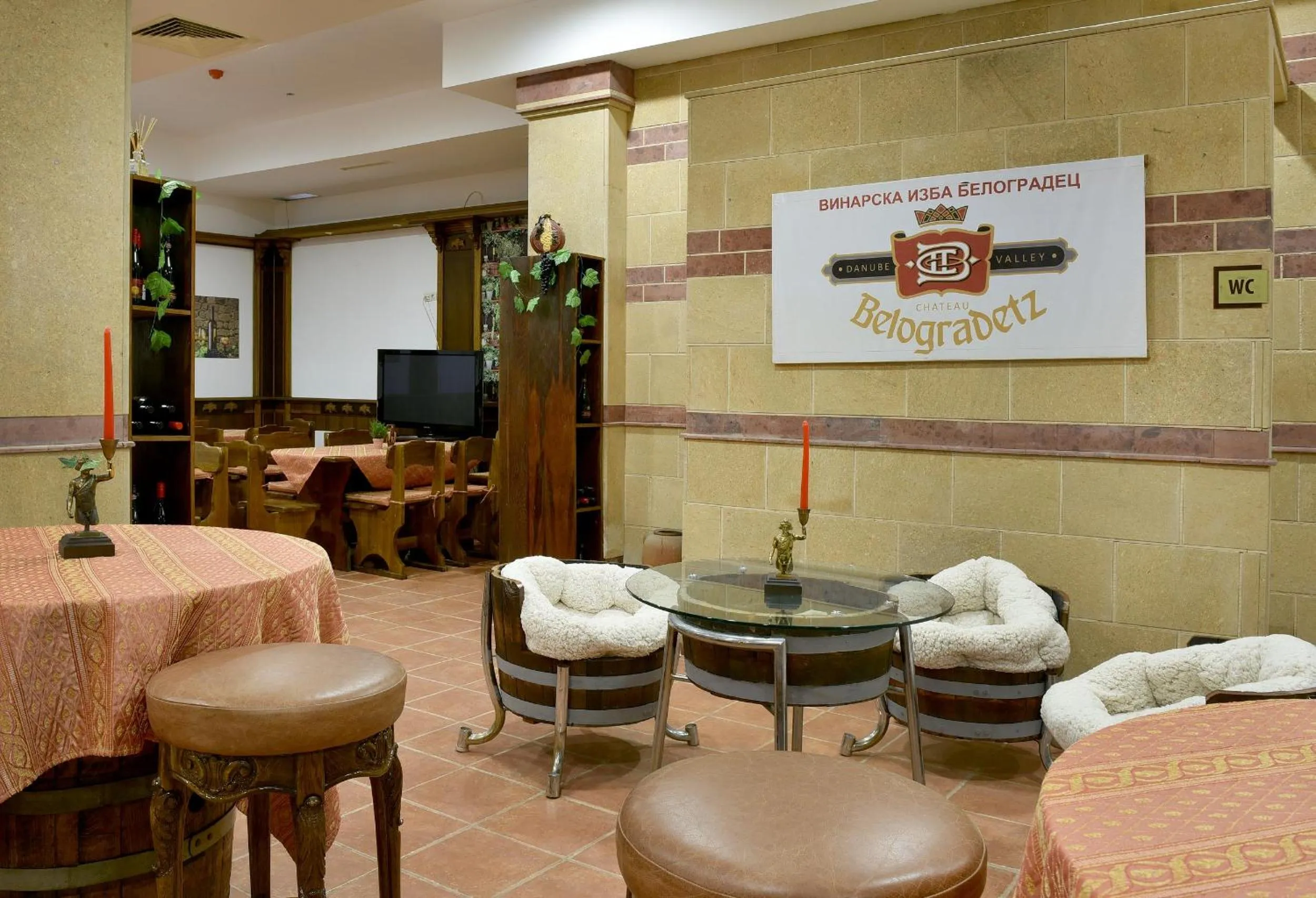 Restaurant/places to eat in Estreya Residence Hotel and SPA