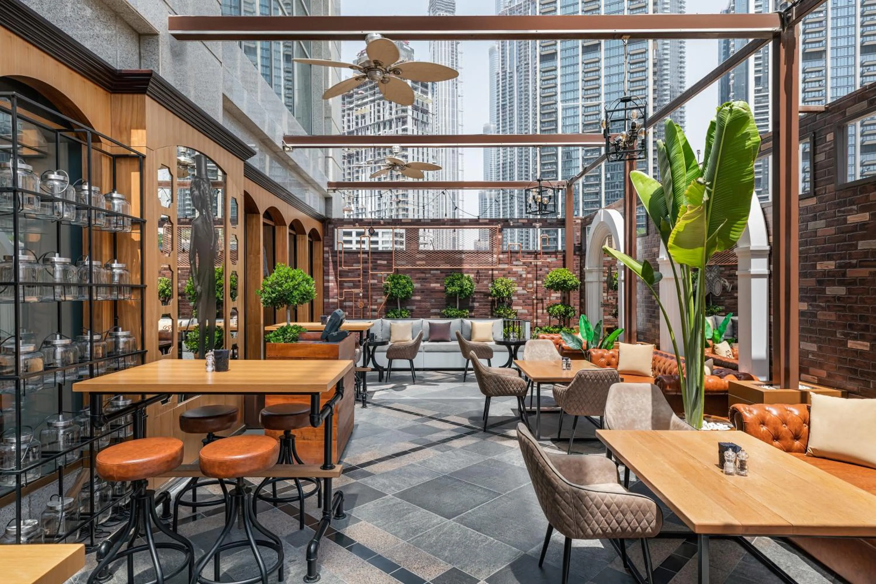 Restaurant/places to eat in Taj Dubai