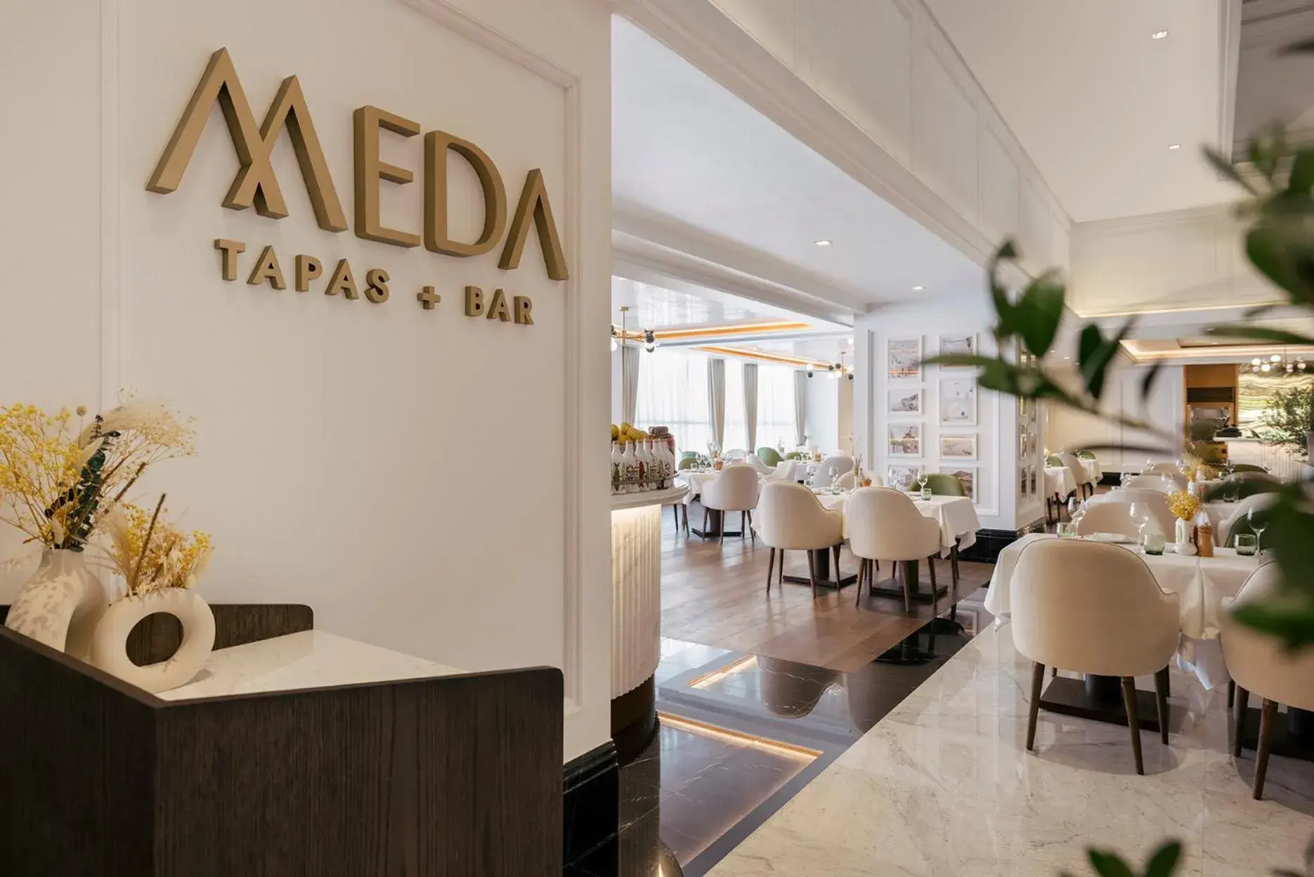 Restaurant/places to eat in Taj Dubai Restaurant/places to eat in Taj Dubai