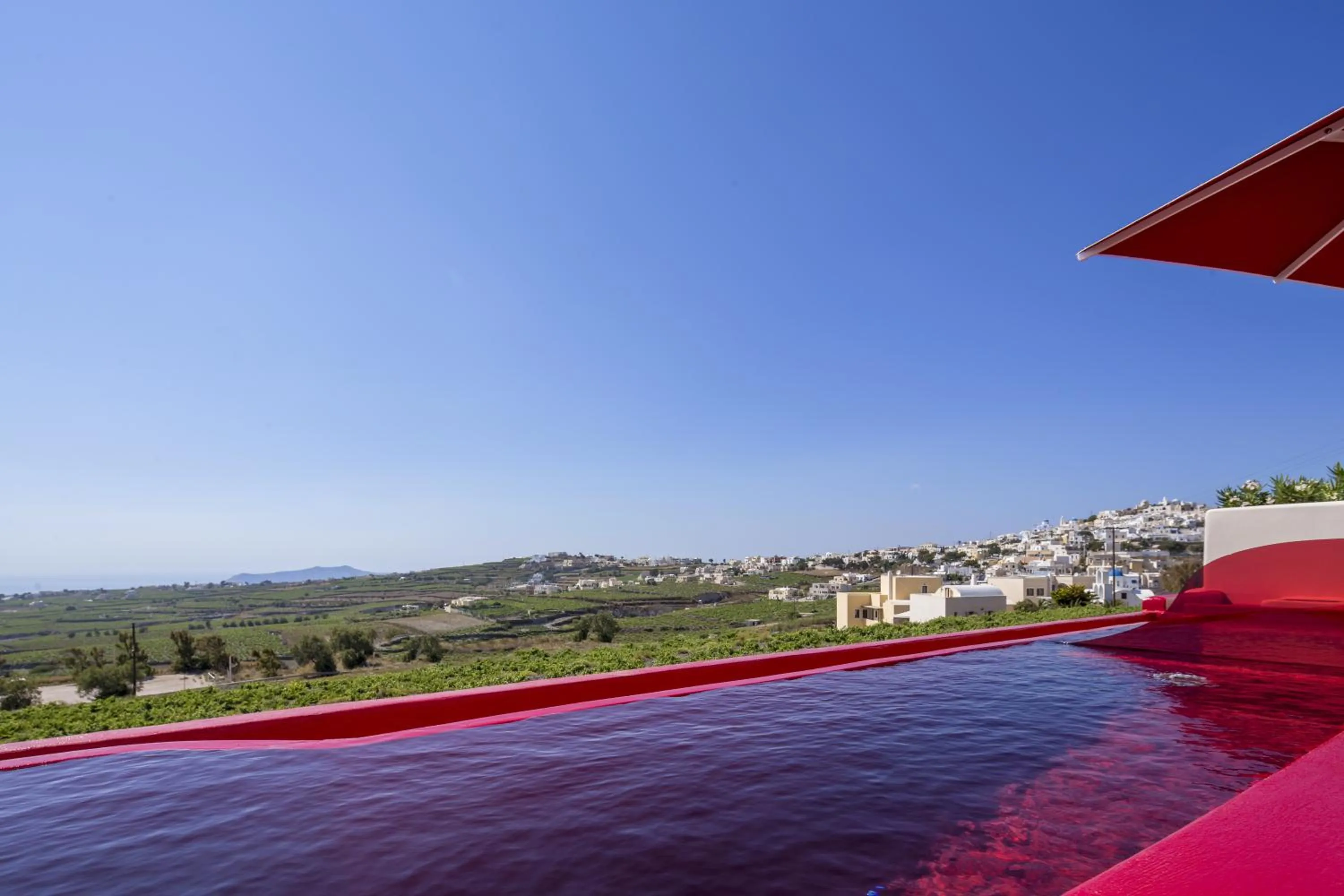 Swimming pool in Art Hotel Santorini