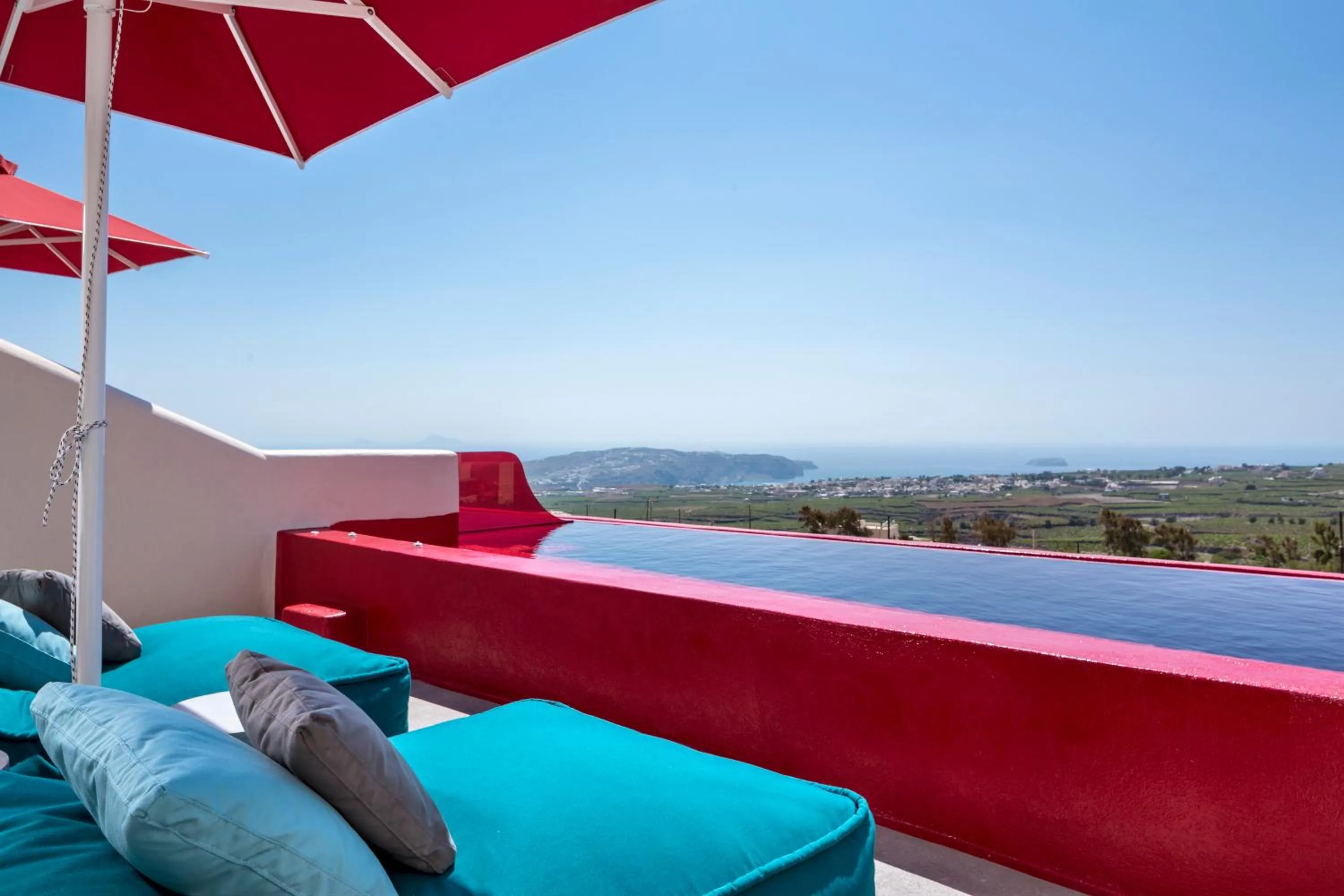 Seating area in Art Hotel Santorini
