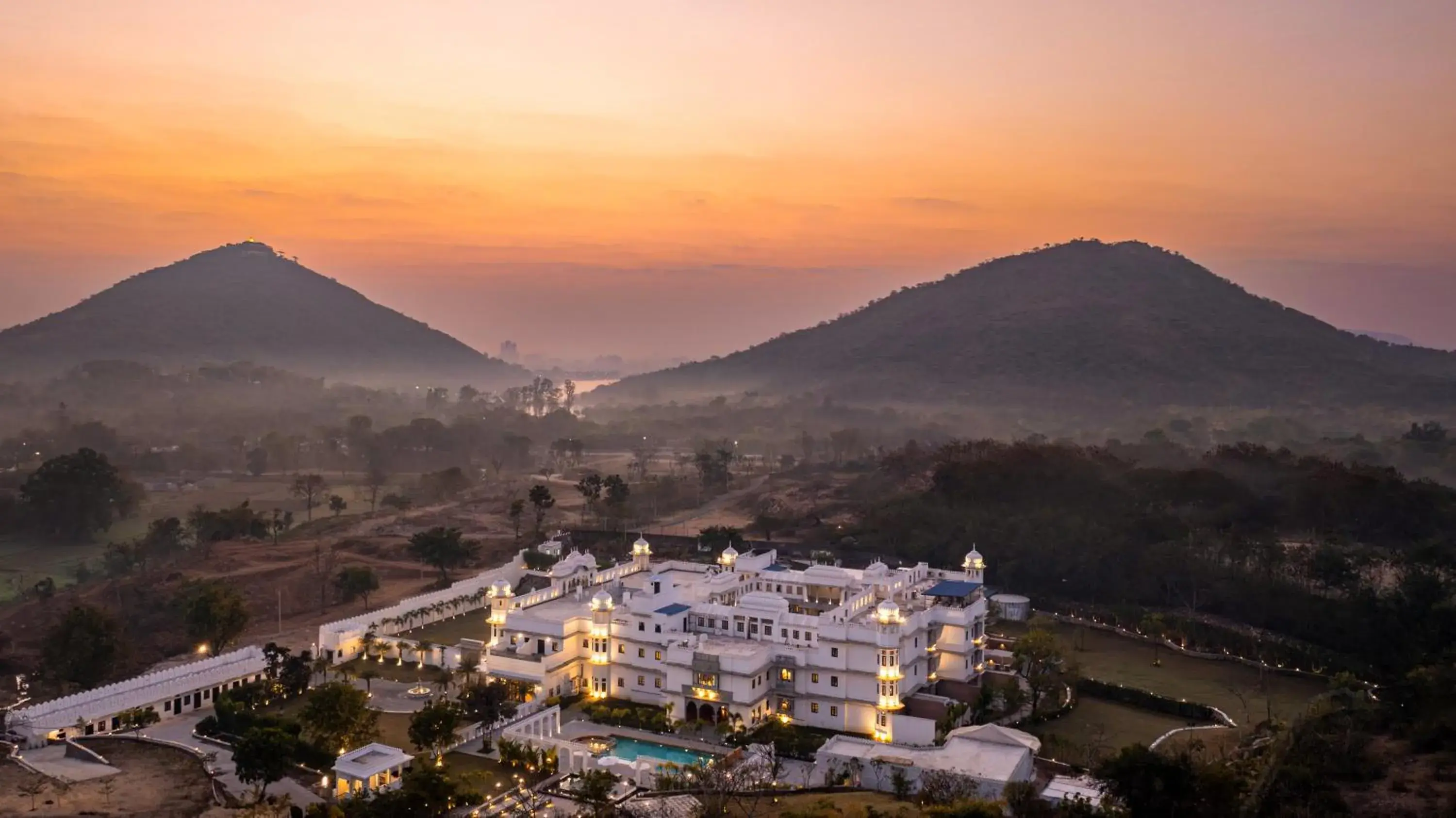 Property building in Daulatgarh Resort Property building in Daulatgarh Resort