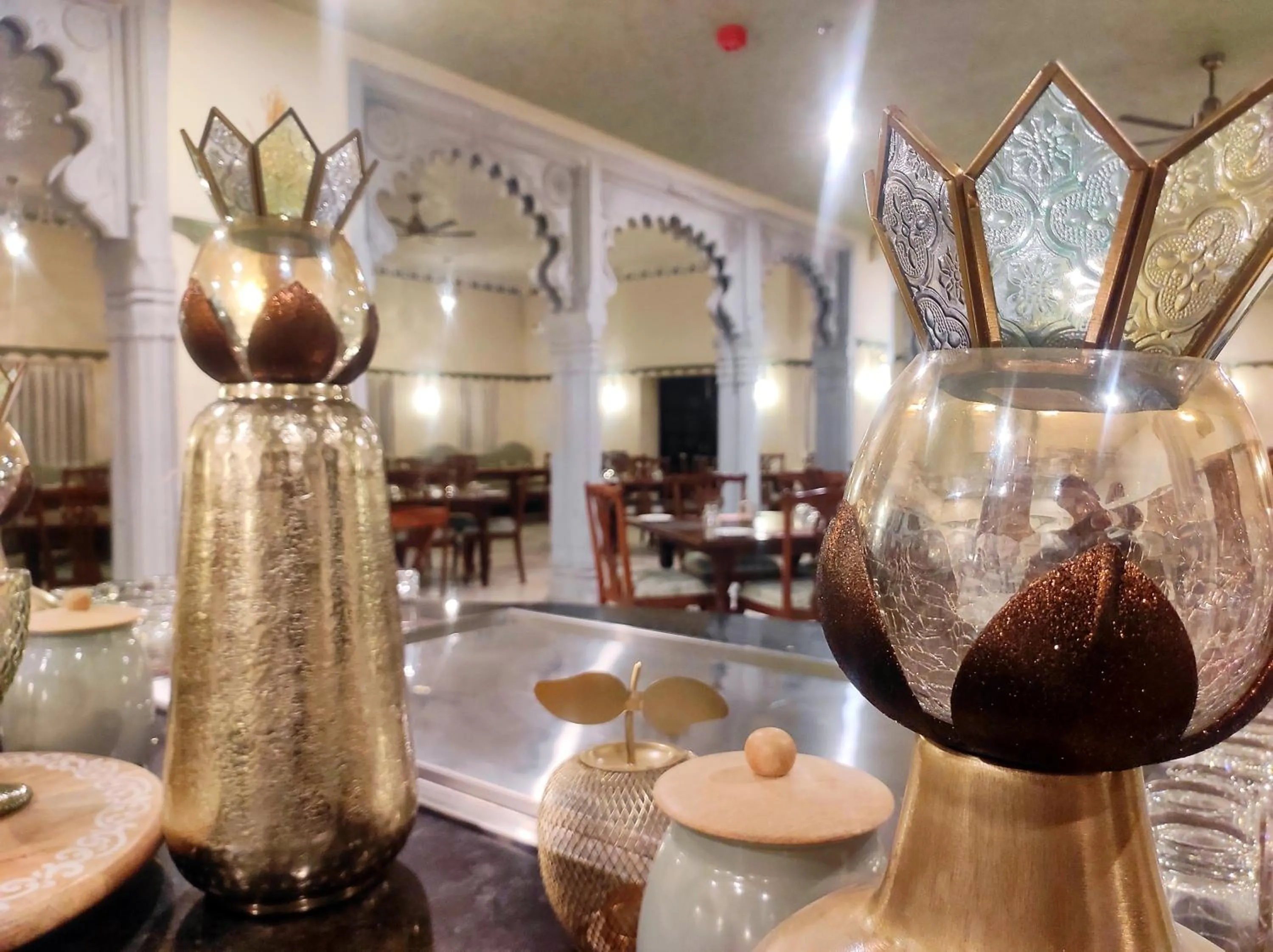 Restaurant/places to eat in Daulatgarh Resort