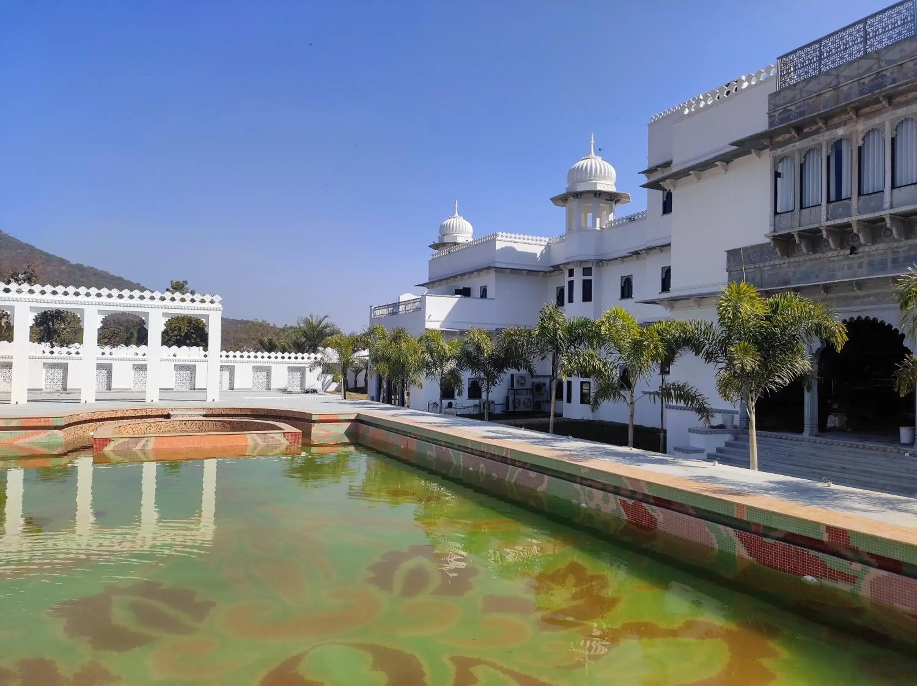Swimming pool in Daulatgarh Resort Swimming pool in Daulatgarh Resort