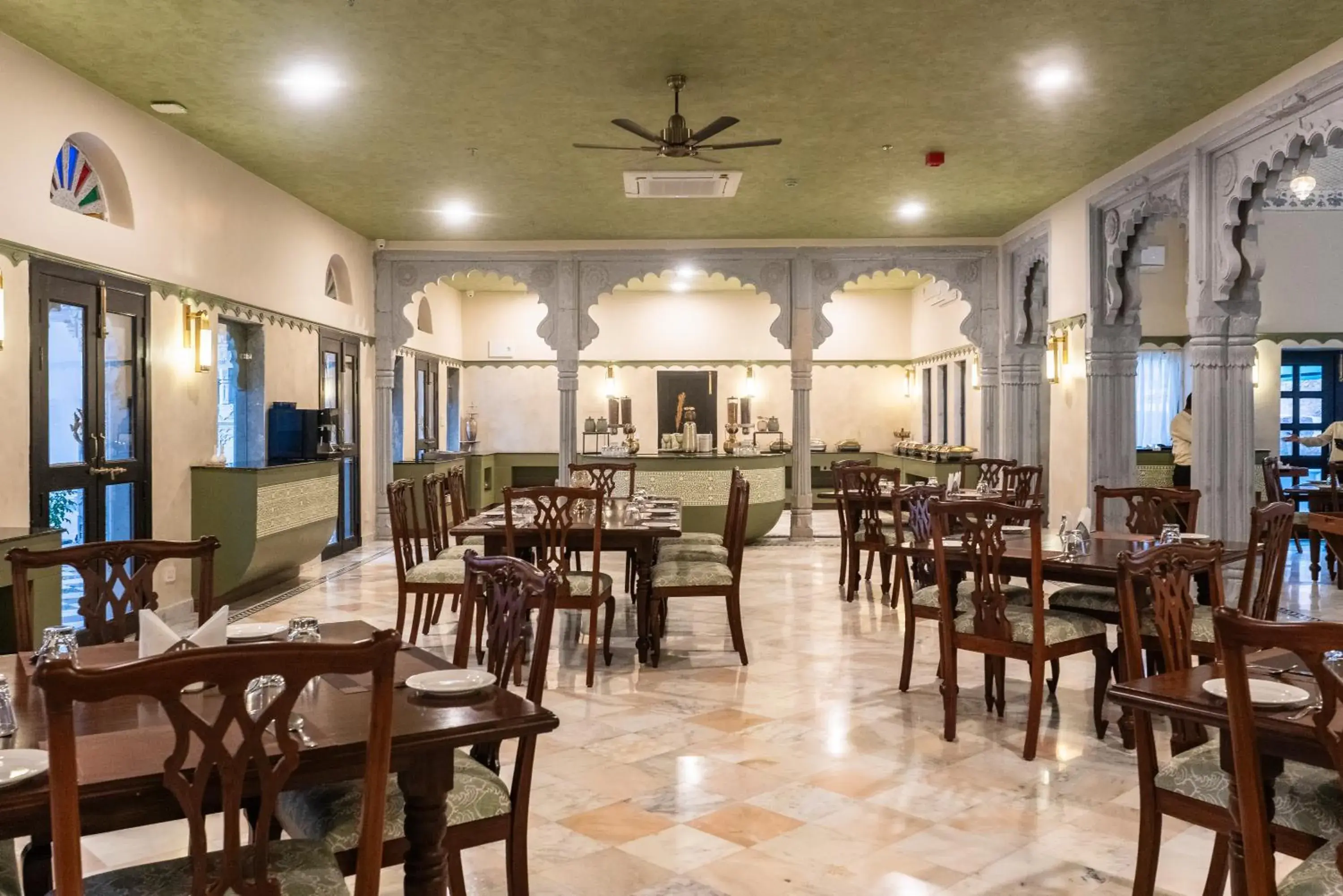 Restaurant/places to eat in Daulatgarh Resort Restaurant/places to eat in Daulatgarh Resort