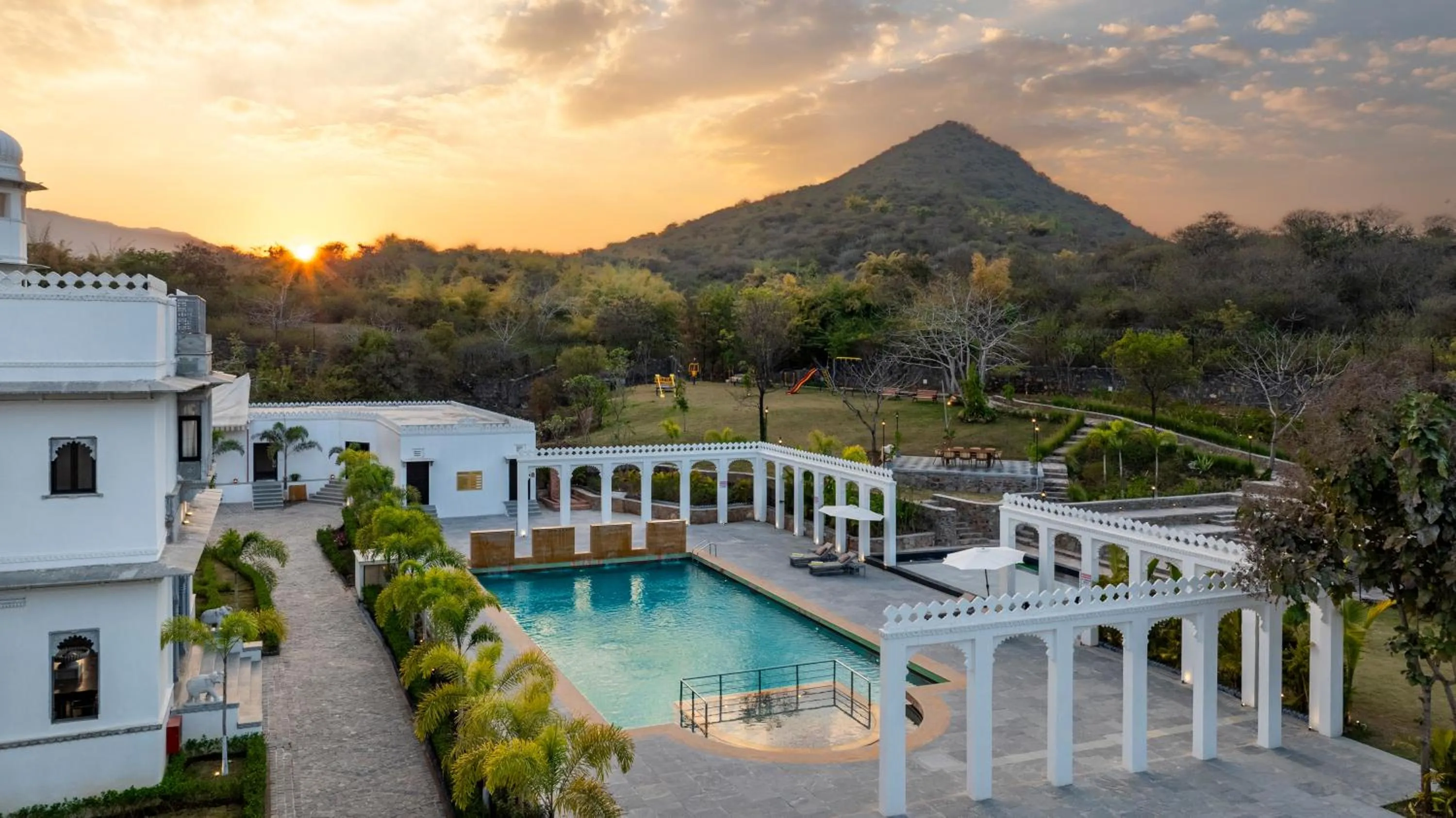 Mountain view in Daulatgarh Resort