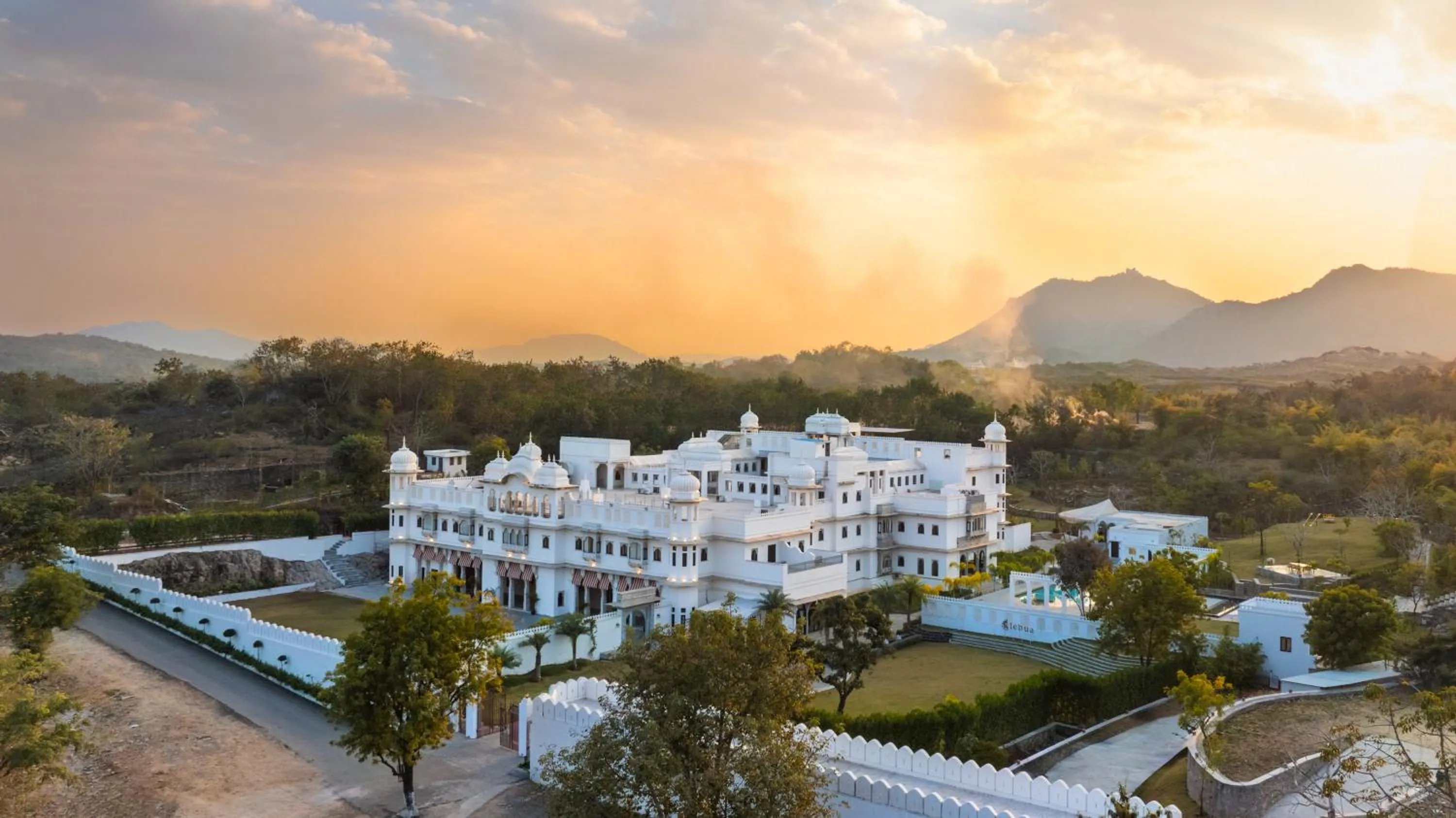 Property building in Daulatgarh Resort