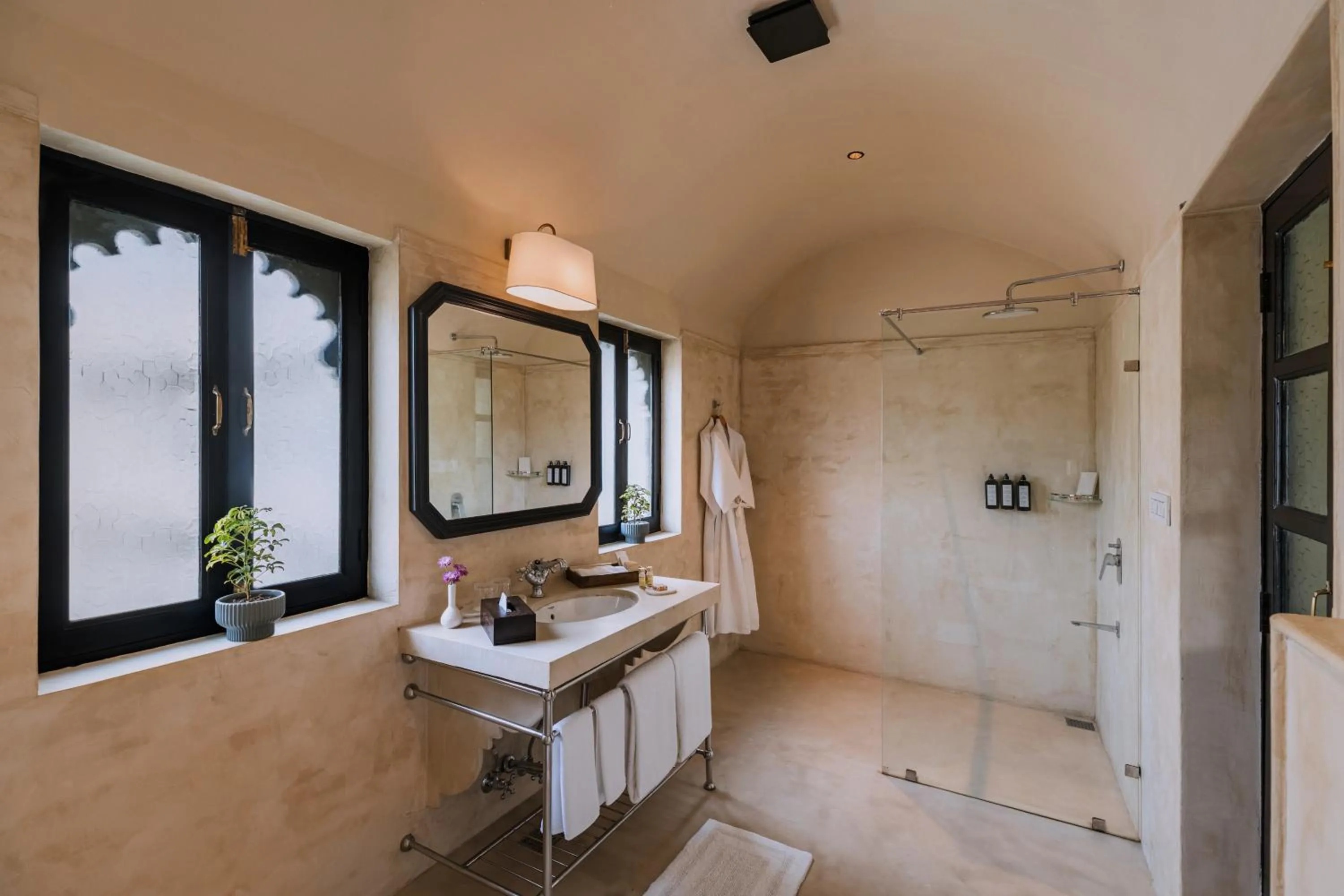 Bathroom in Daulatgarh Resort