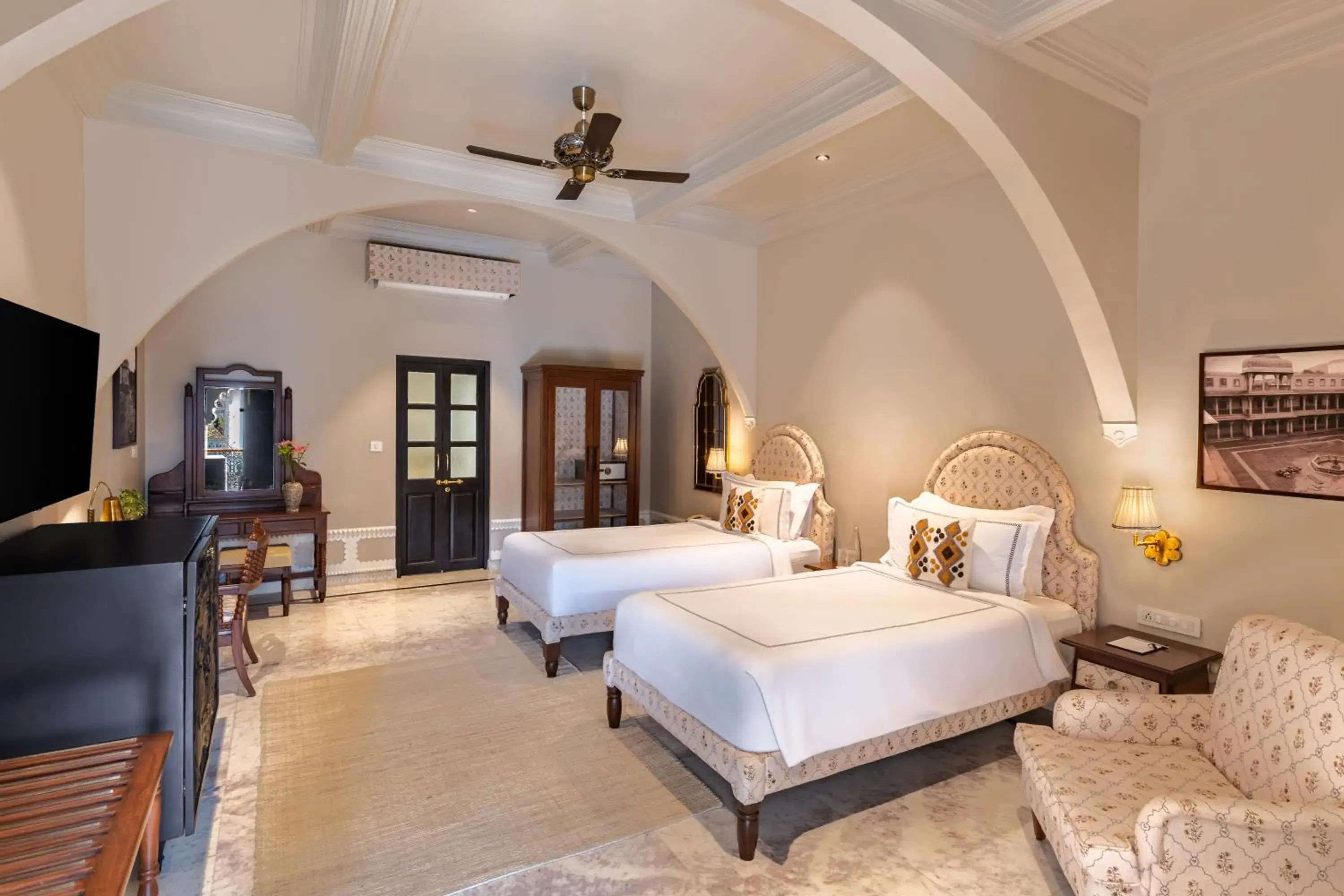 Premier Twin Room in Daulatgarh Resort Premier Twin Room in Daulatgarh Resort