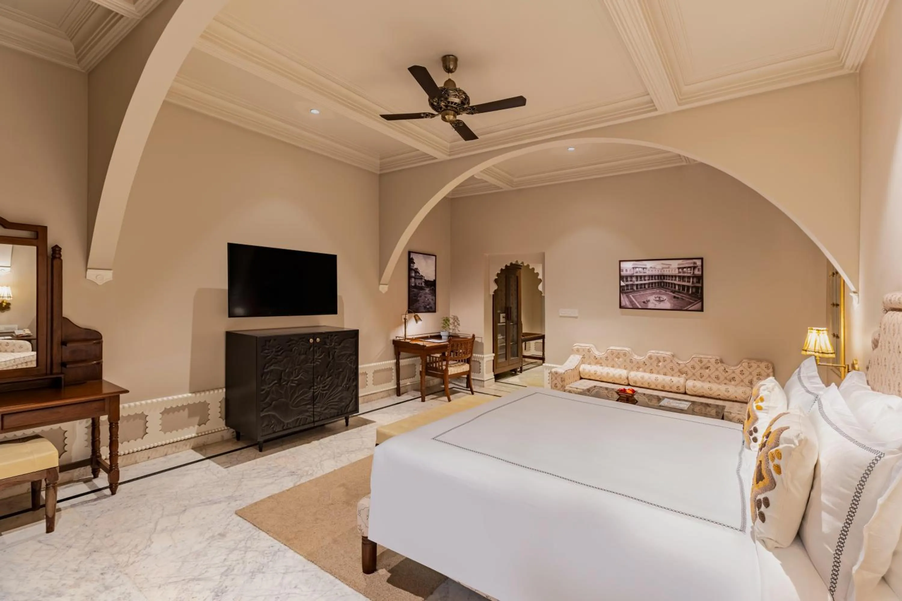 Bed in Daulatgarh Resort