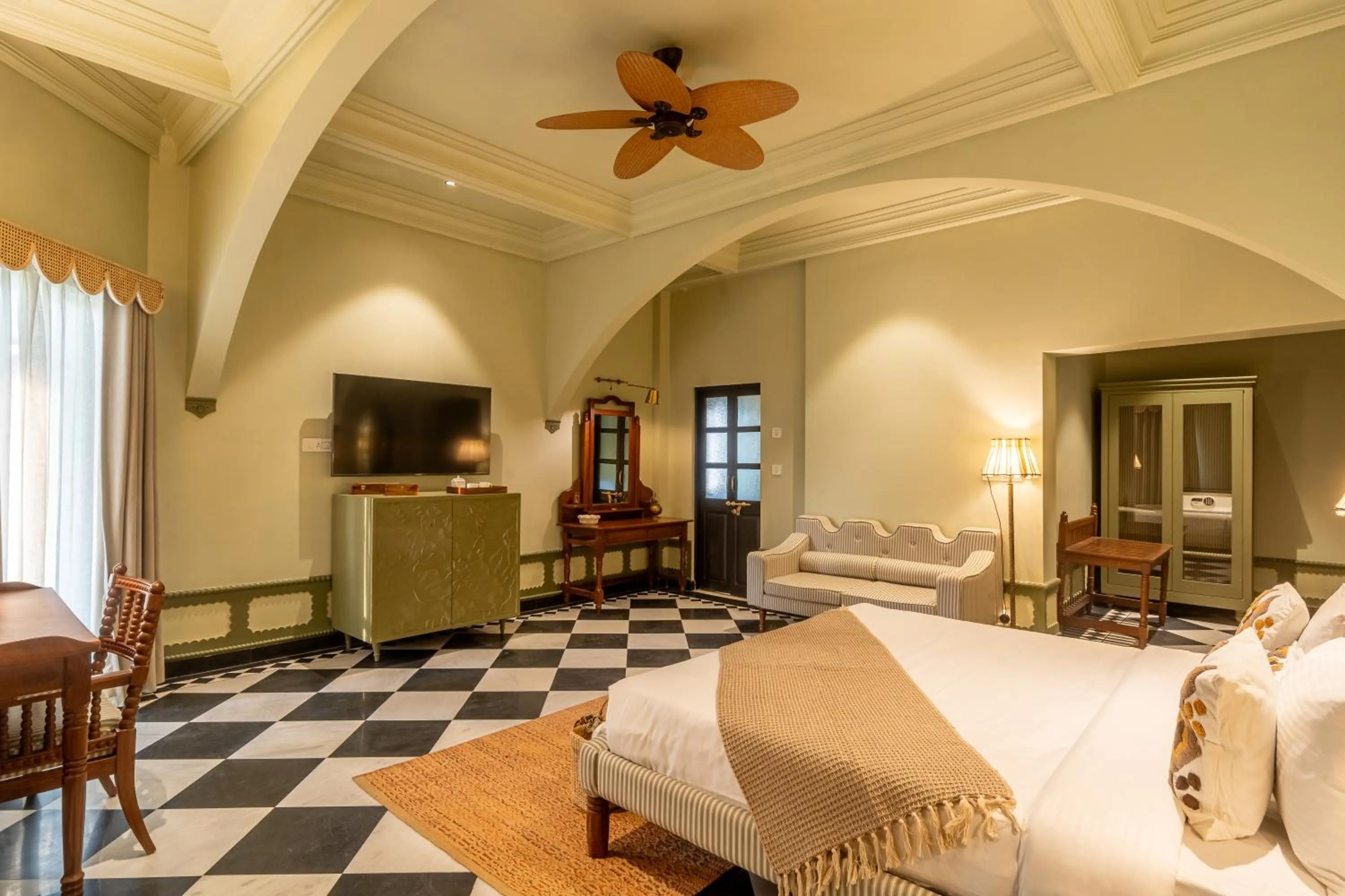 Bedroom, Bed in Daulatgarh Resort