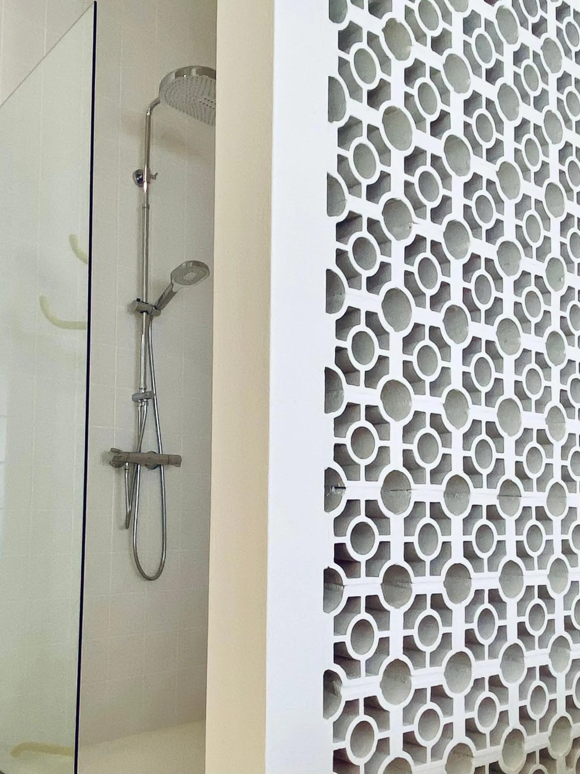 Shower in DEUXMECS Porto