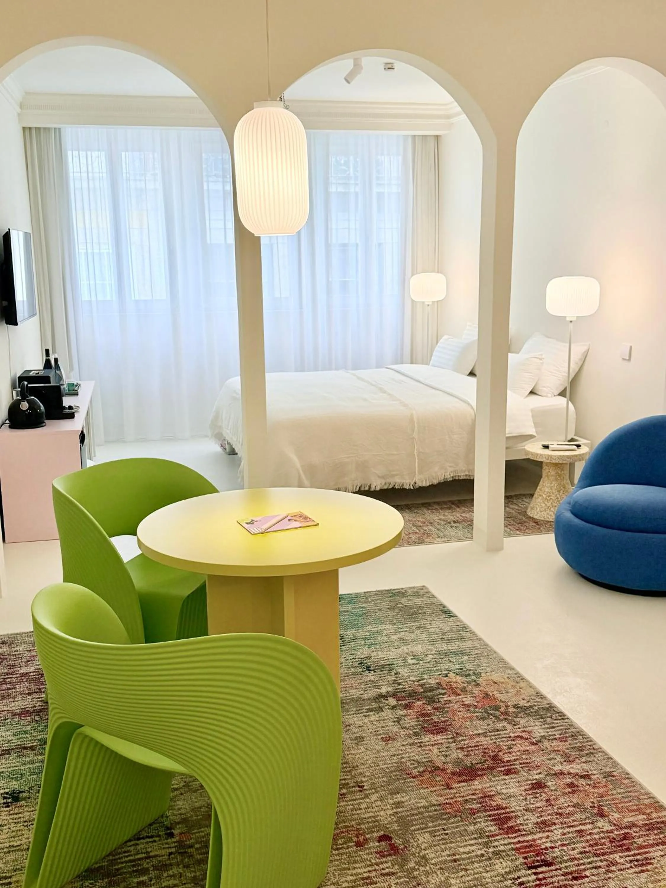Photo of the whole room, Bed in DEUXMECS Porto