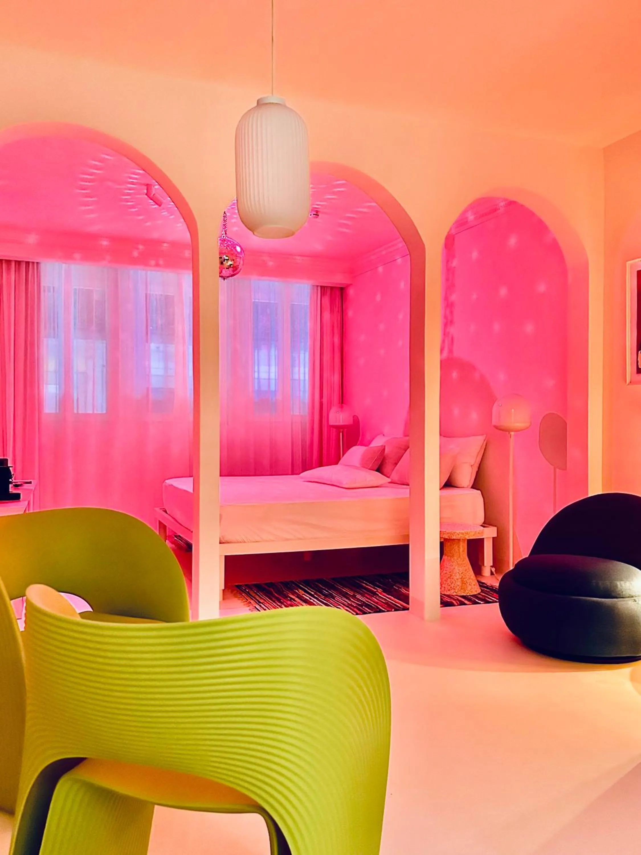 Photo of the whole room, Bed in DEUXMECS Porto
