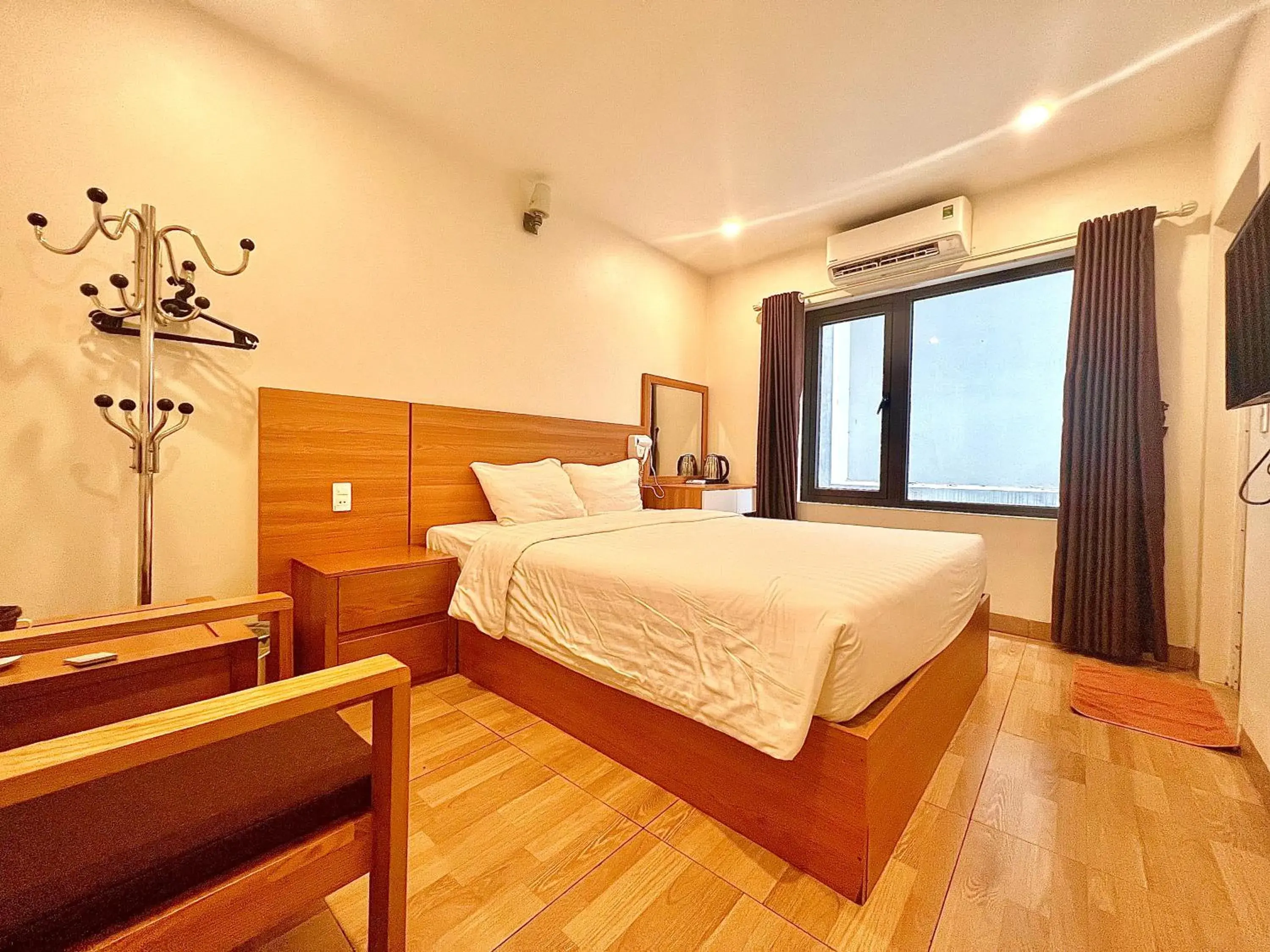 Photo of the whole room, Bed in Dragon Airport Hotel Photo of the whole room, Bed in Dragon Airport Hotel